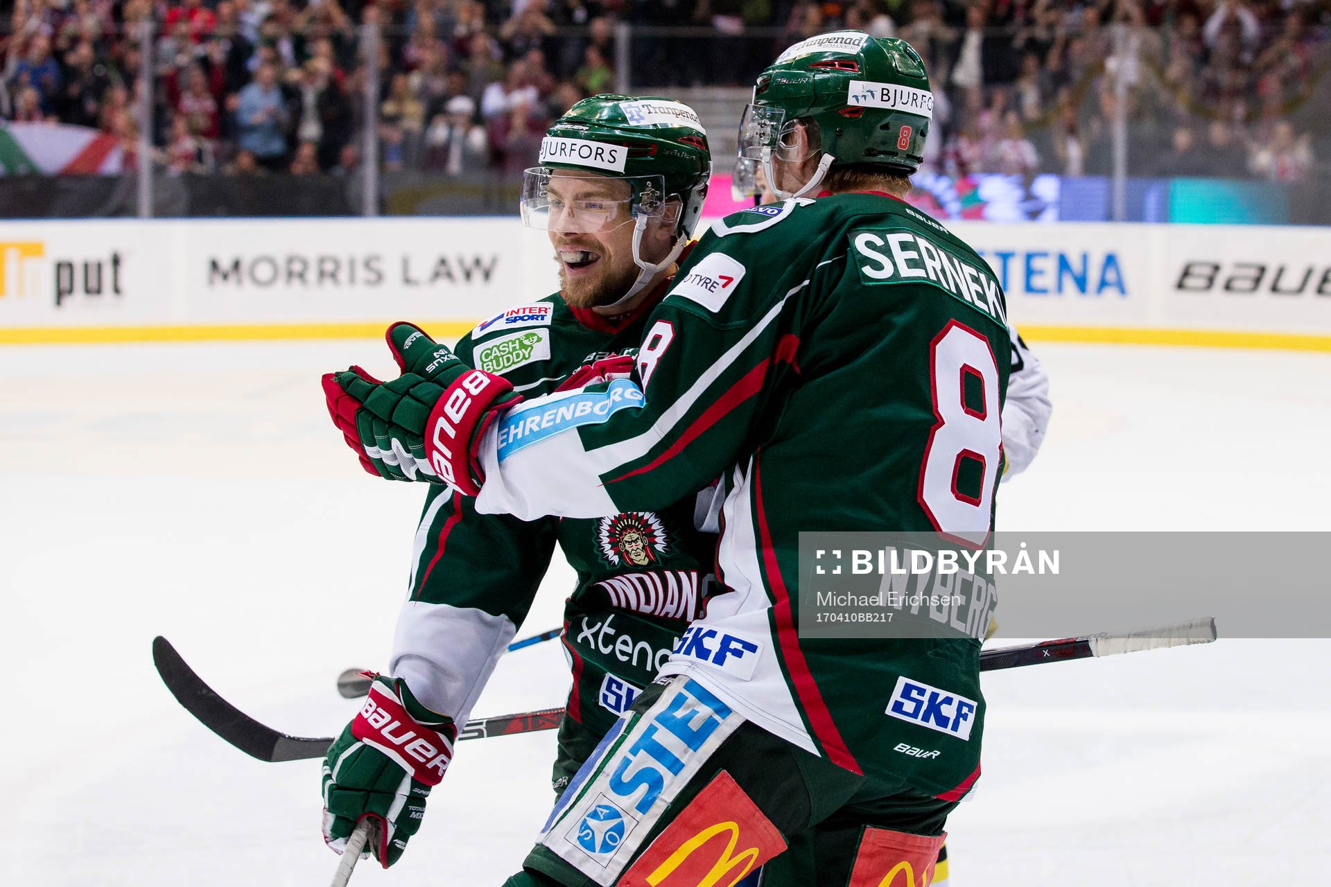 Frölundas John Nyberg jublar ihop med Mats Rosseli Olsen
