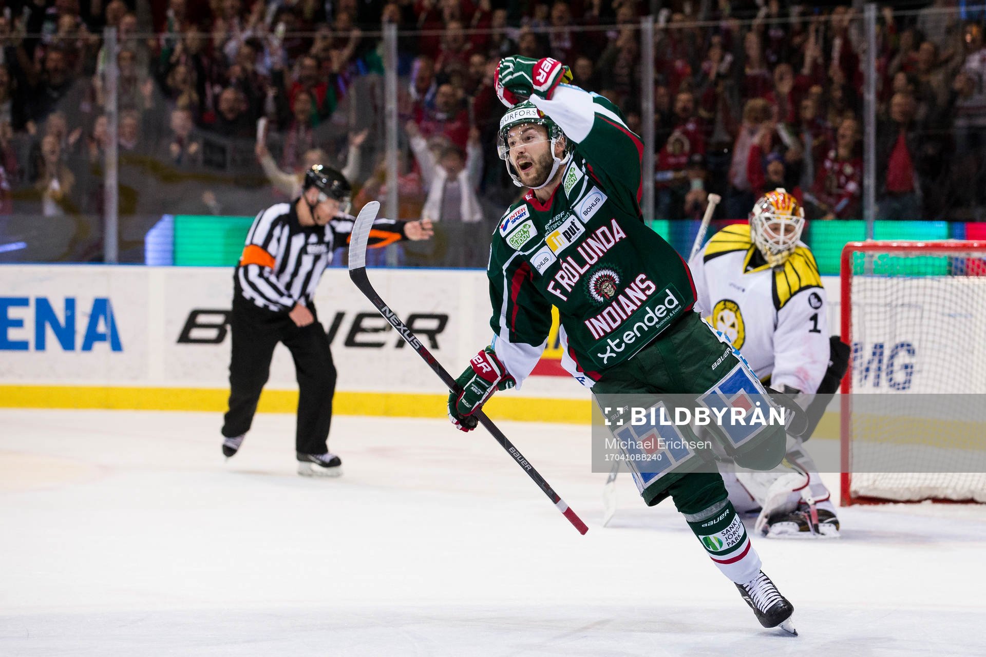 Frölundas Casey Wellman jublar