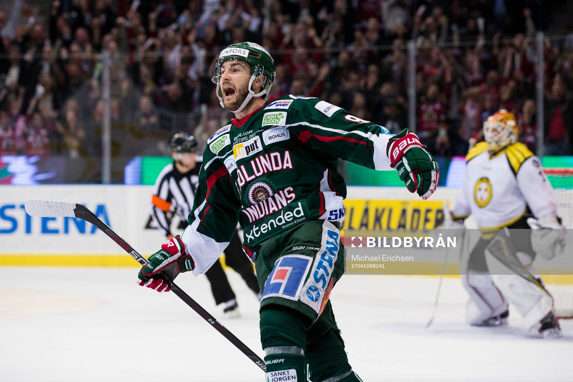 Frölundas Casey Wellman jublar