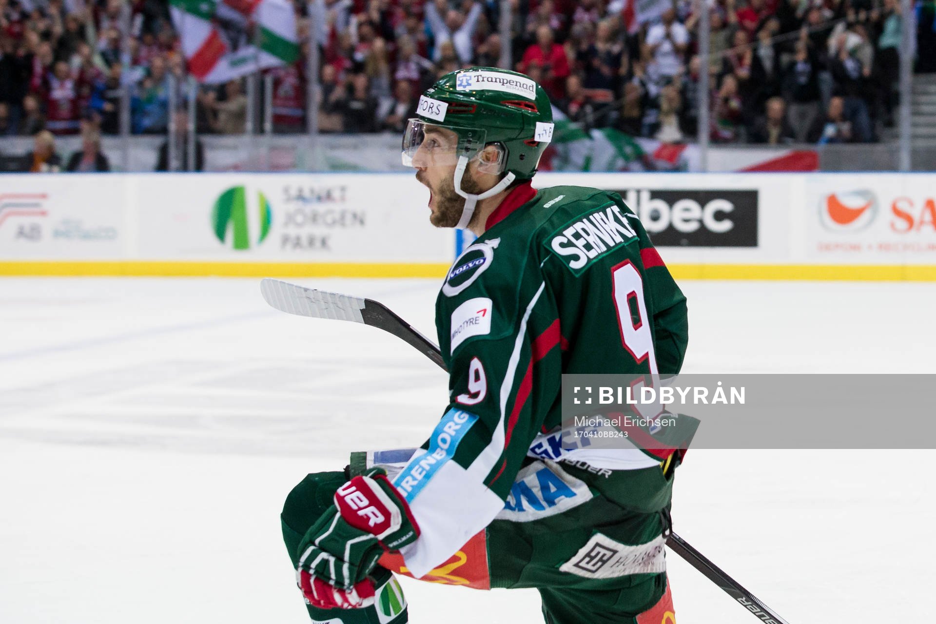 Frölundas Casey Wellman jublar