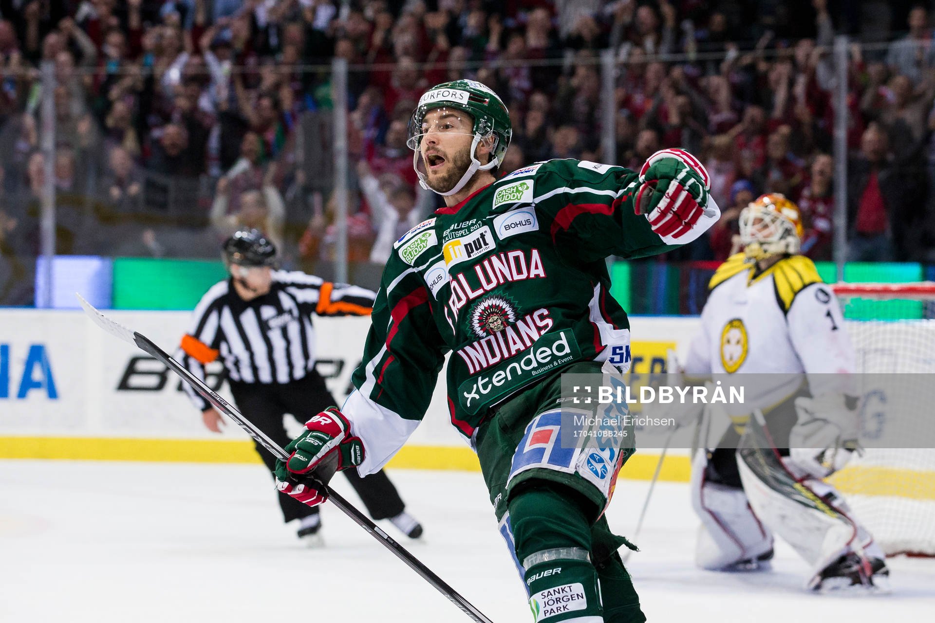Frölundas Casey Wellman jublar