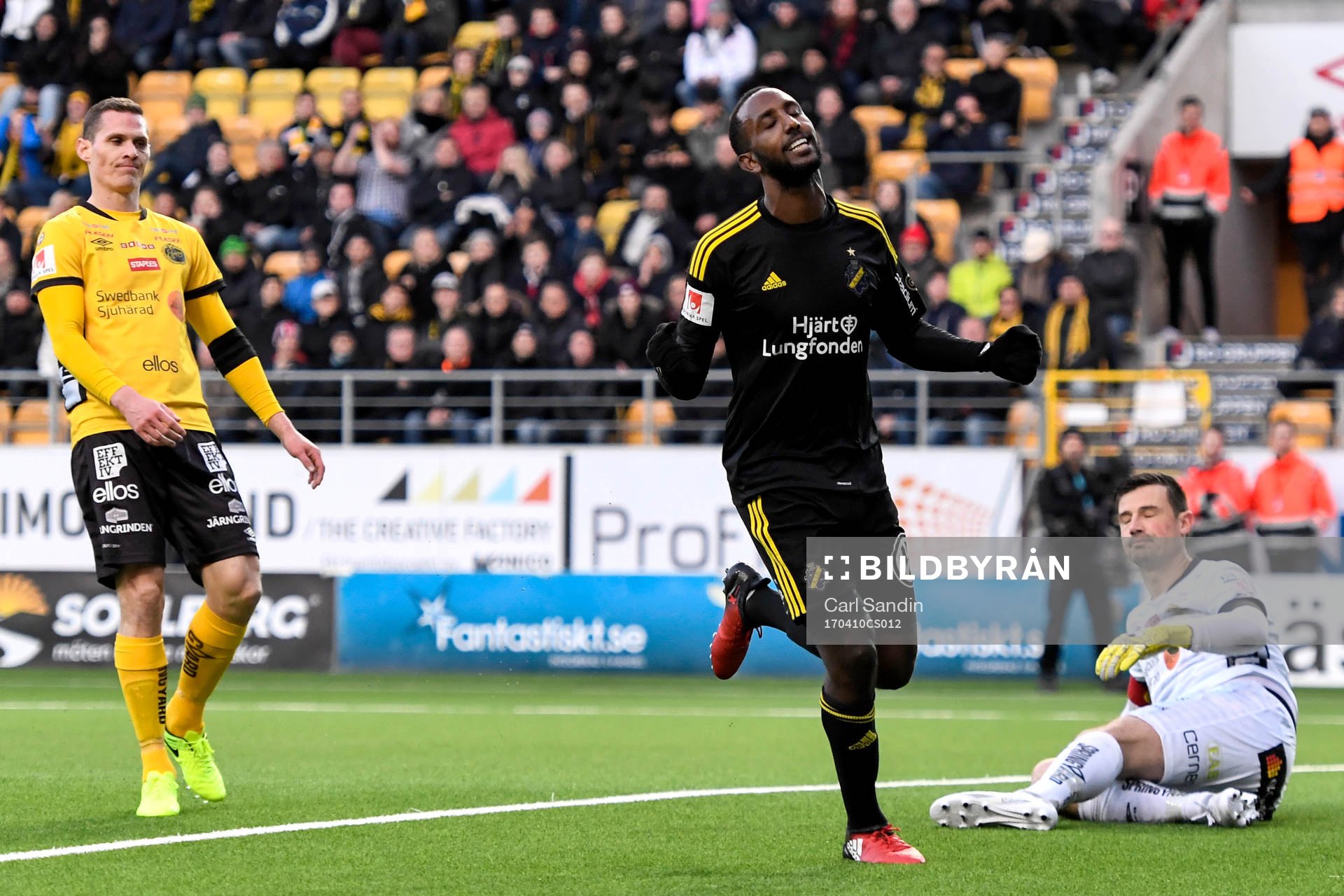 Elfsborgs Jon Jönsson och målvakt Kevin Stuhr Ellegaard