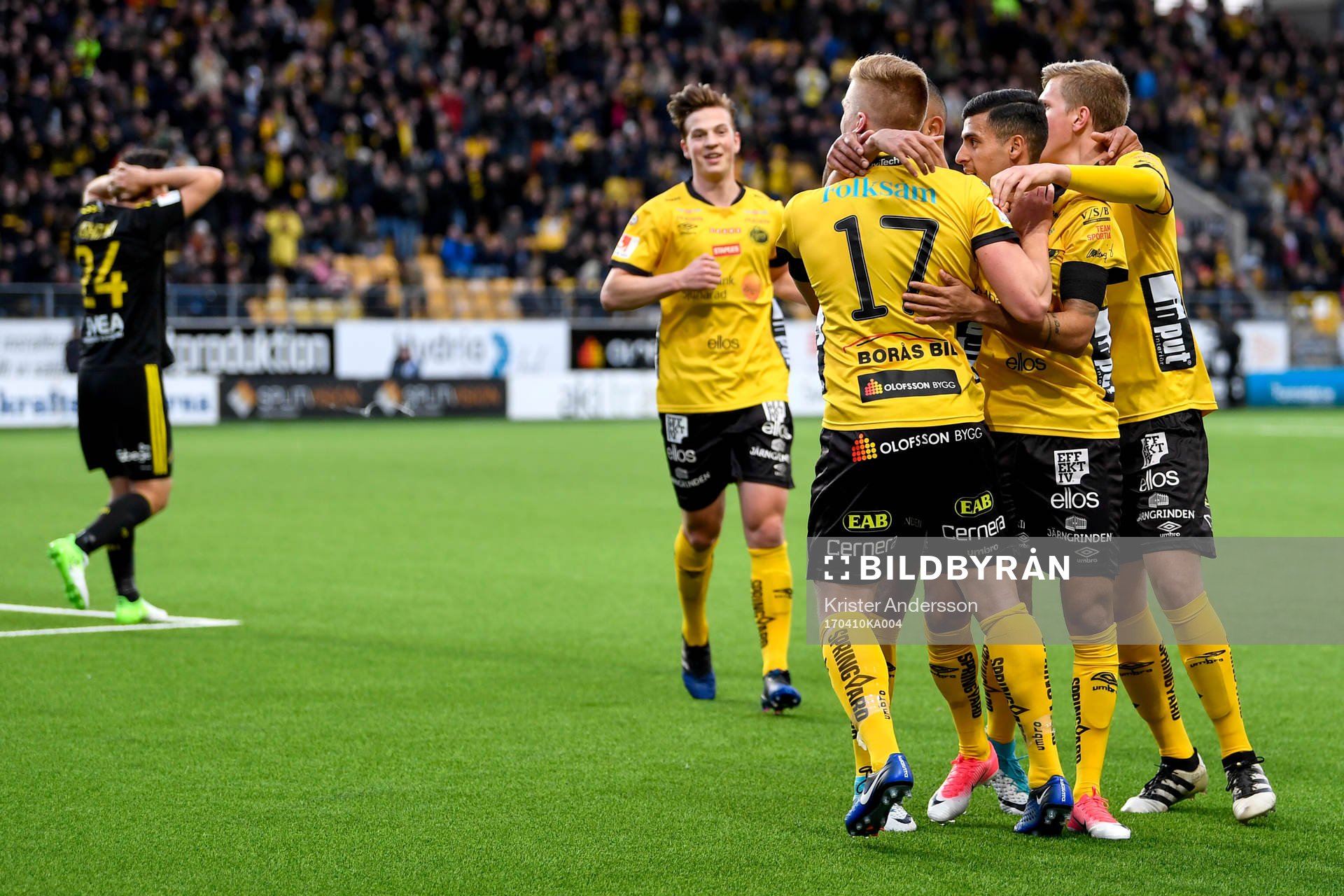 Elfsborgs Per Frick jublar med lagkamrater