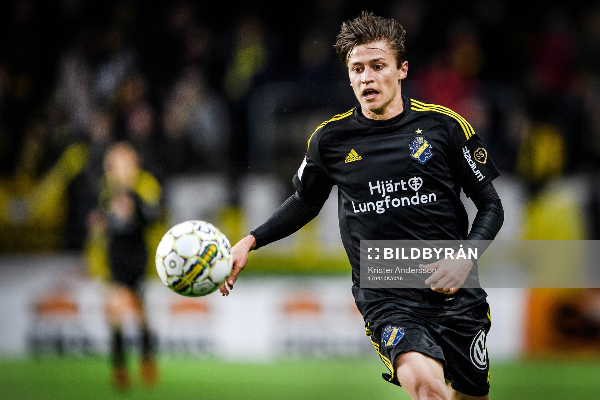 s Simon Thern