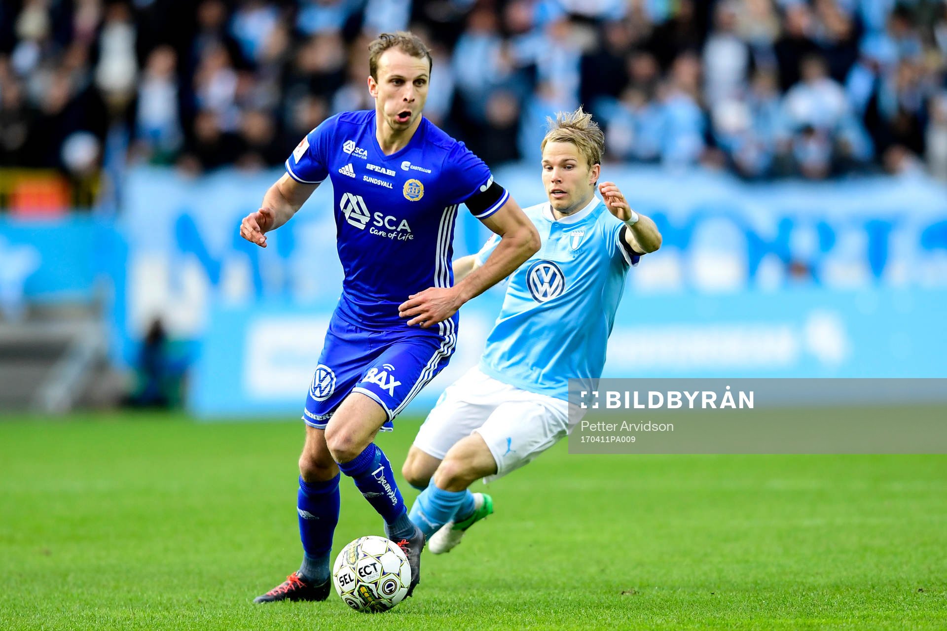 Sundsvalls Lars Krogh Gerson och Malmö FFs Oscar Lewicki