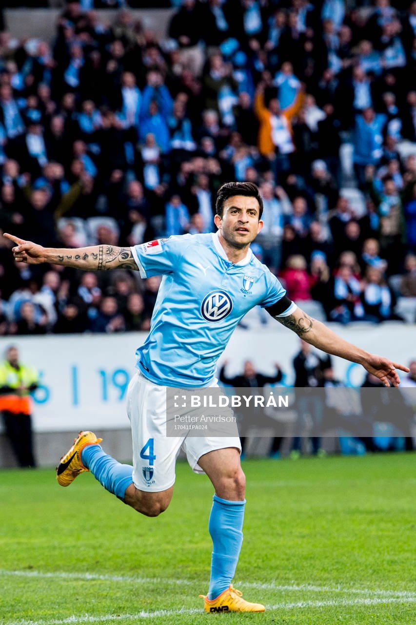 Malmö FFs Behrang Safari jublar