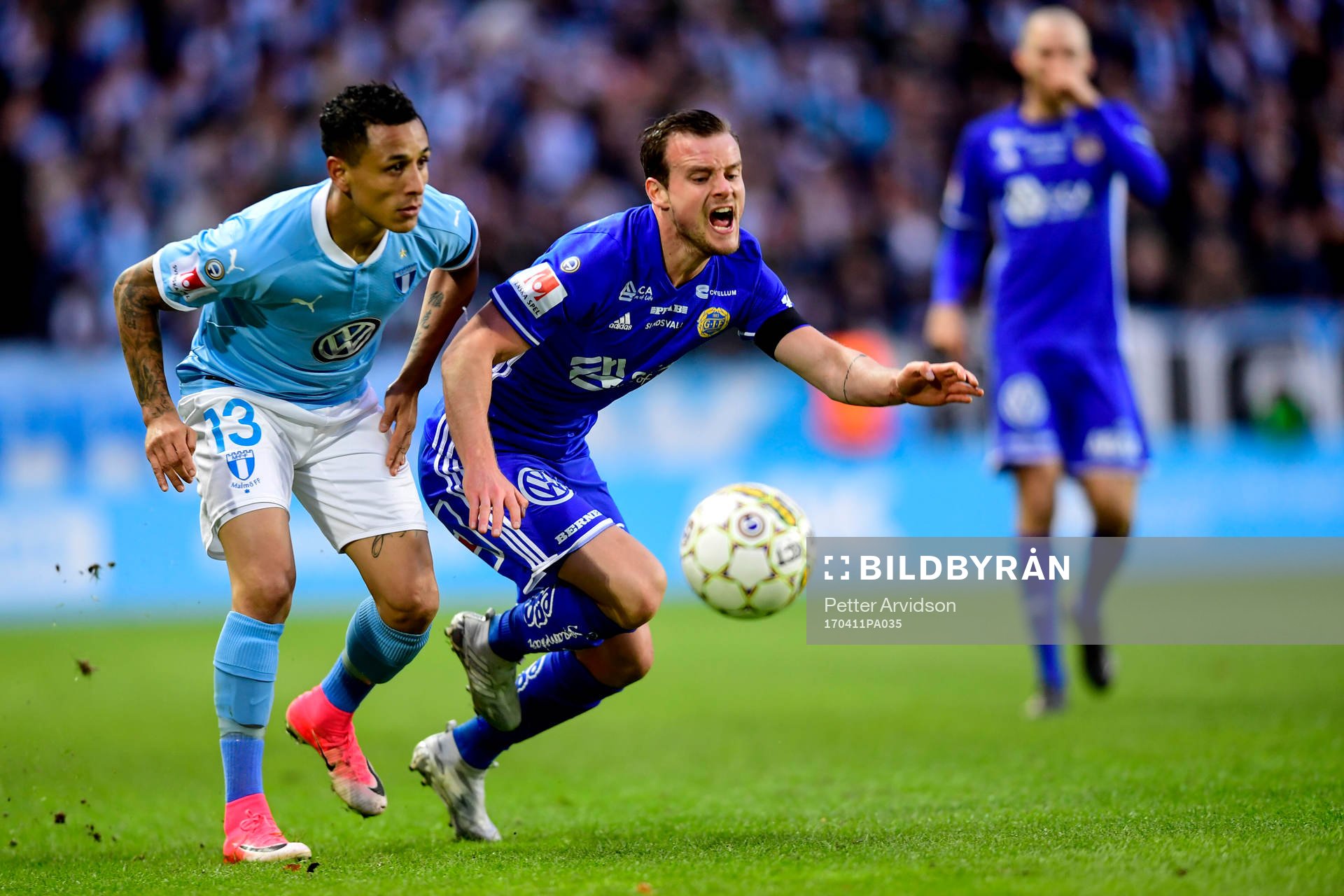 Malmö FFs Yoshimar Yotún och Sundsvalls Eric Larsson