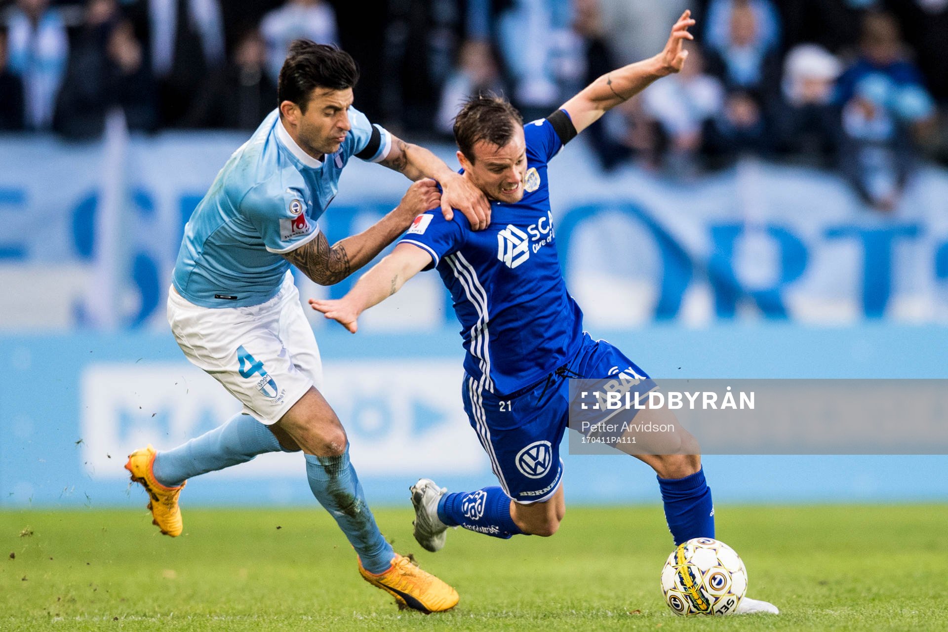 Malmö FFs Behrang Safari och Sundsvalls Eric Larsson