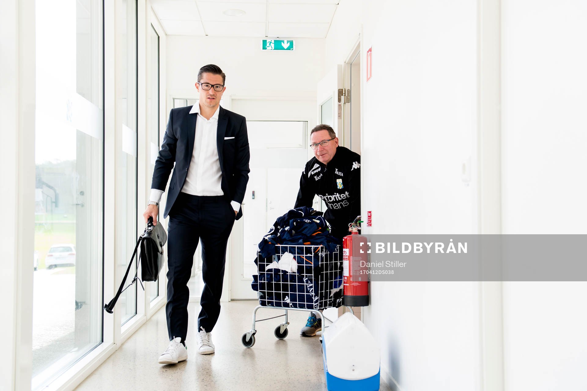 David Boo Wiklander och materialförvaltare Rolf Gustavsson