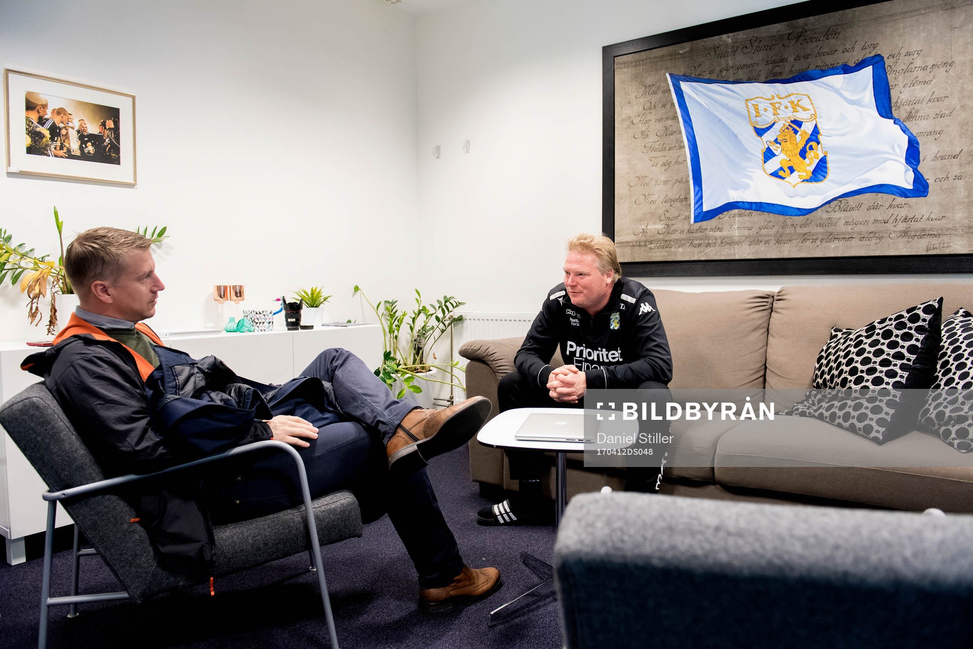 Tränare Jörgen Lennartsson i möte med Norske