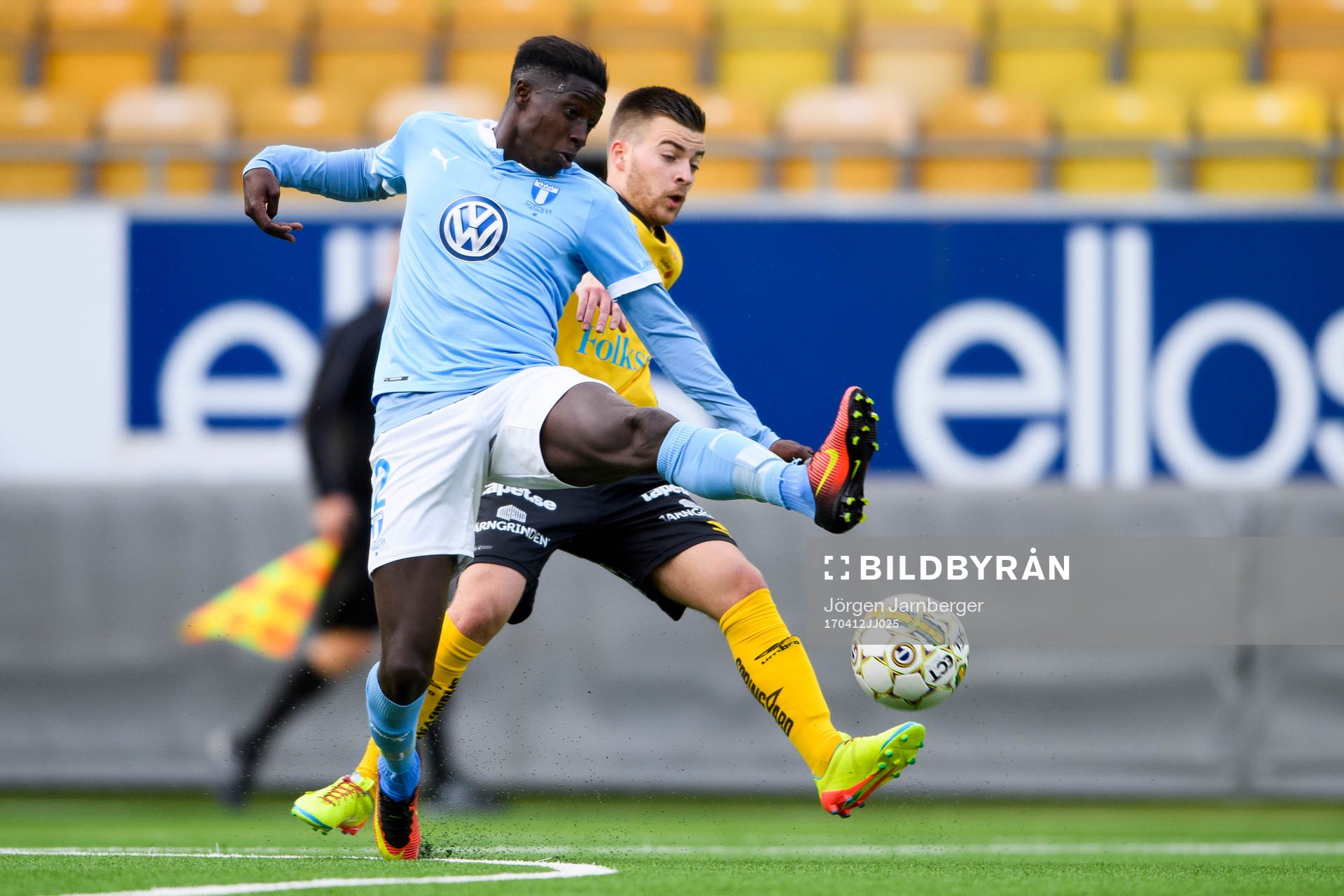 Malmö FFs Pa Konate och Elfsborgs Oscar Iglicar Berntsson