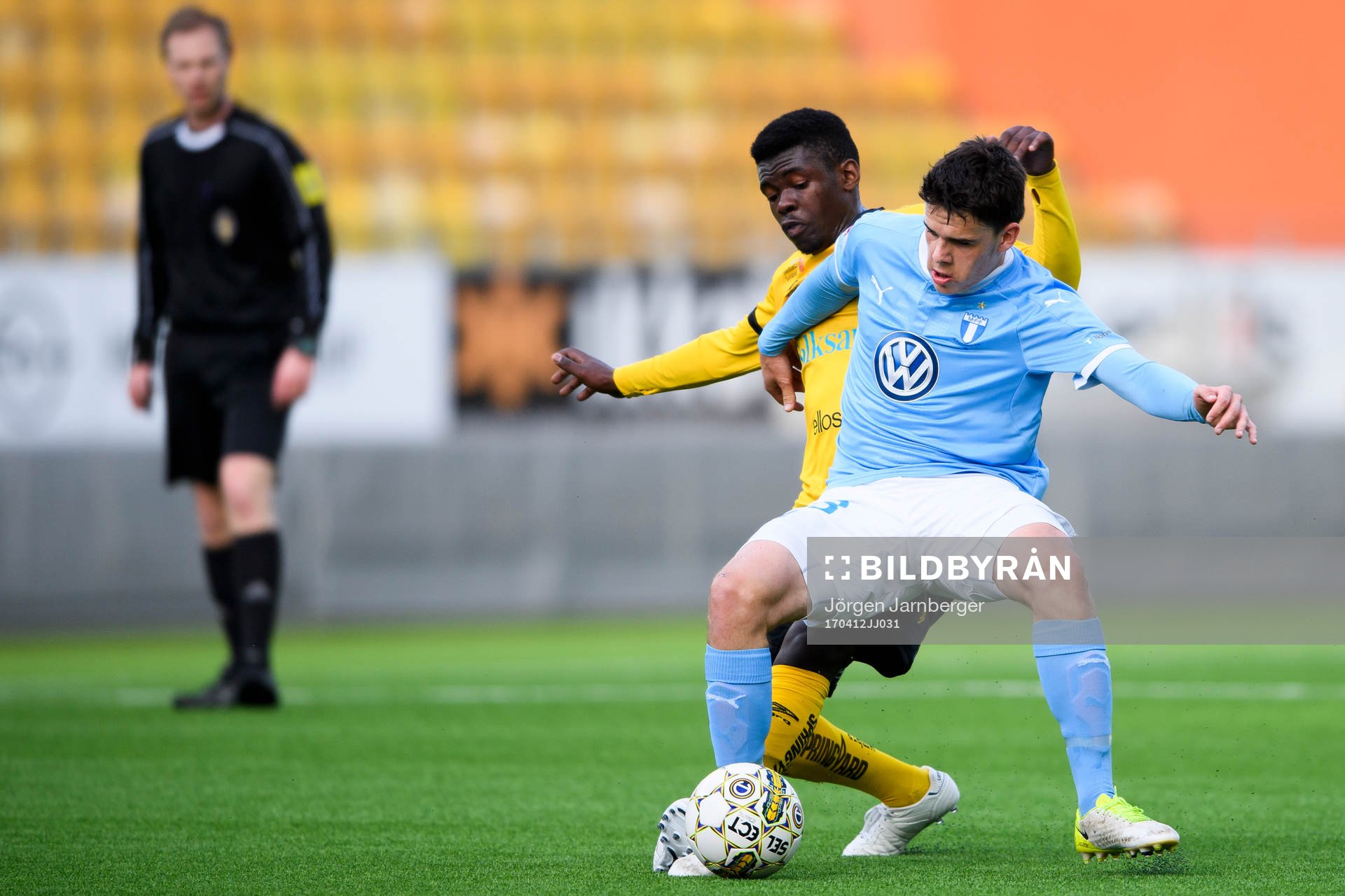 Malmö FFs Samuel Adrian och Elfsborgs Chris Makindu