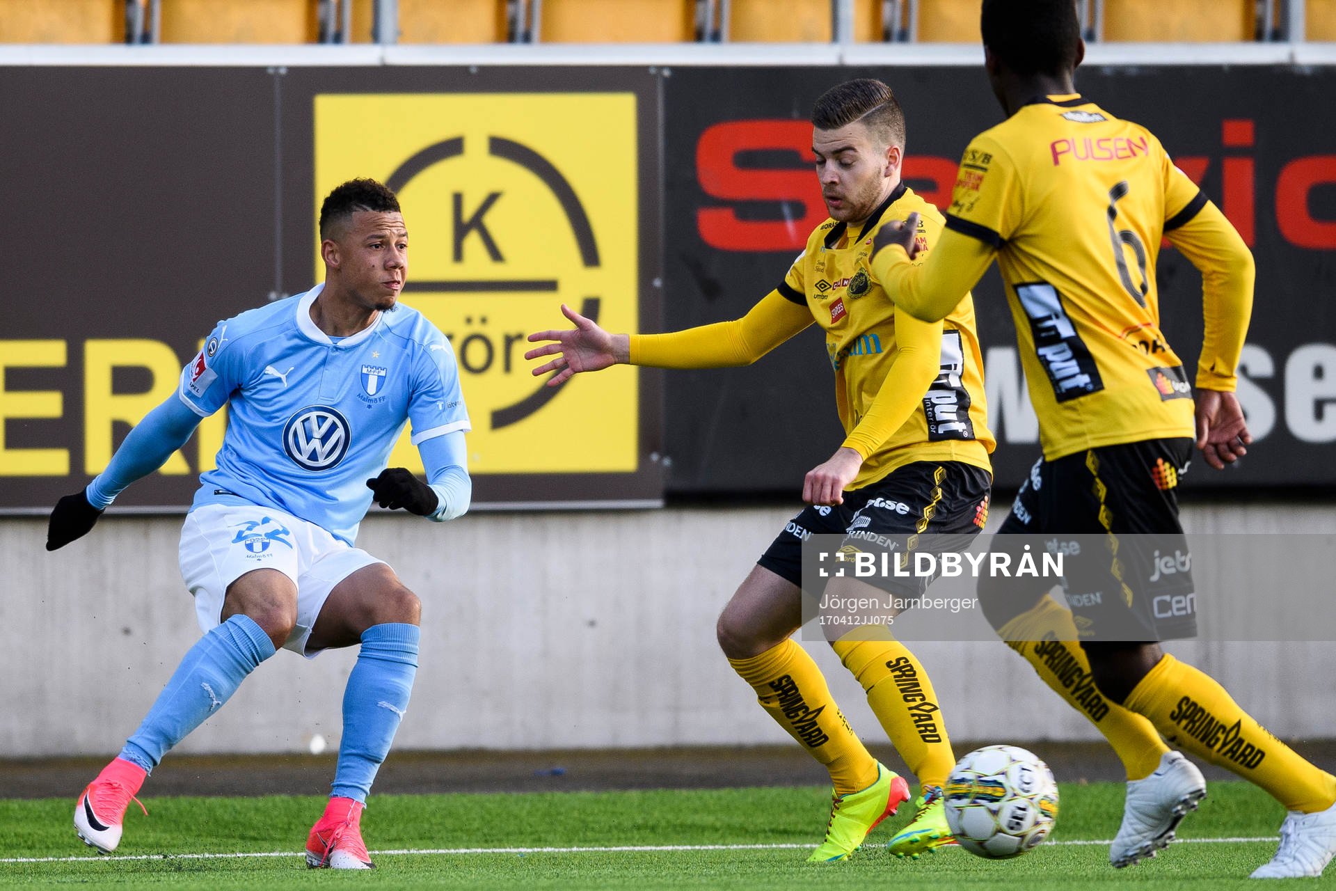 Malmö FFs Tobias Sana och Elfsborgs Oscar Iglicar Berntsson