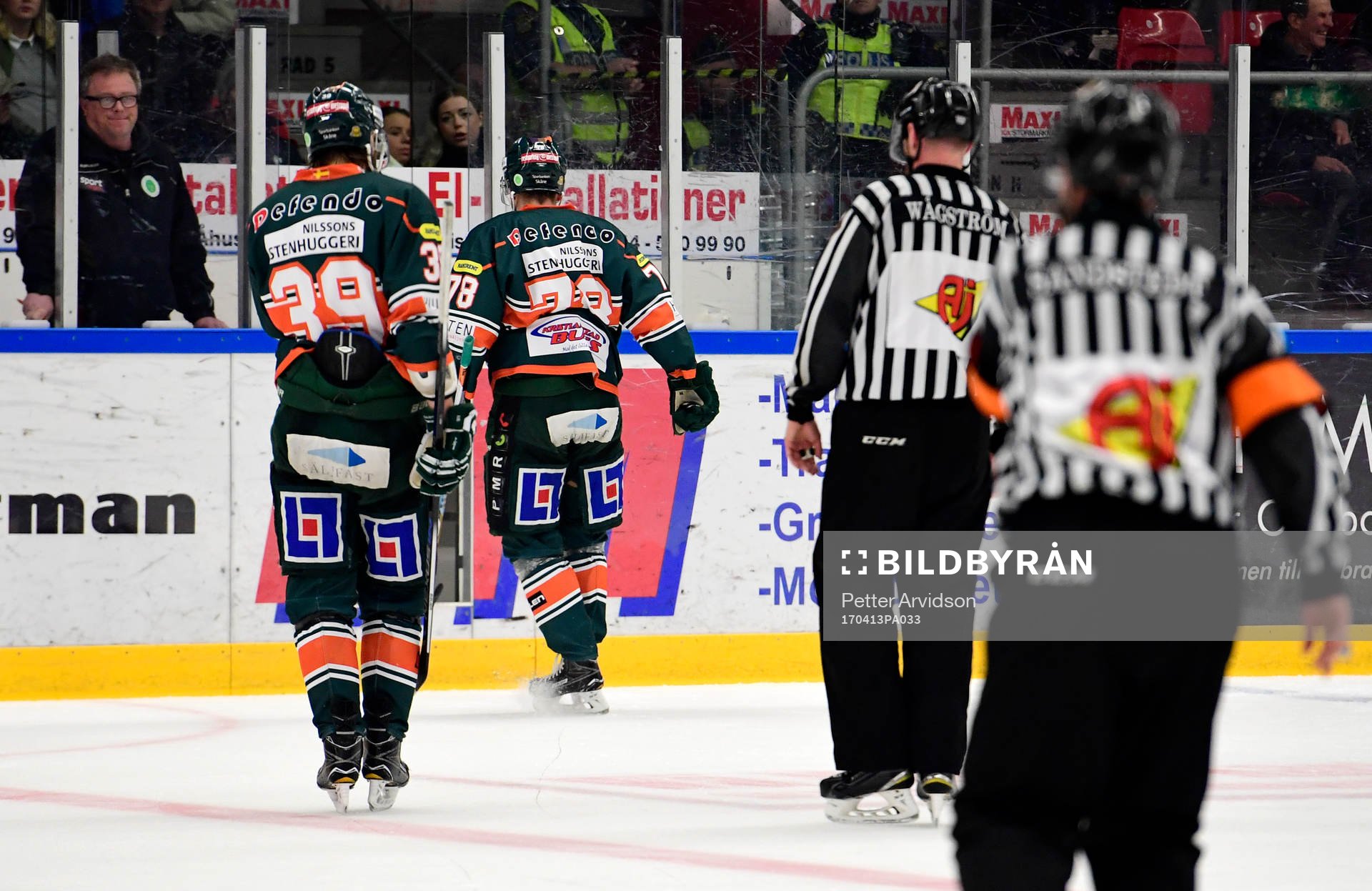 Kristianstads Roger Olsson och Christoffer Lindholm visas ut