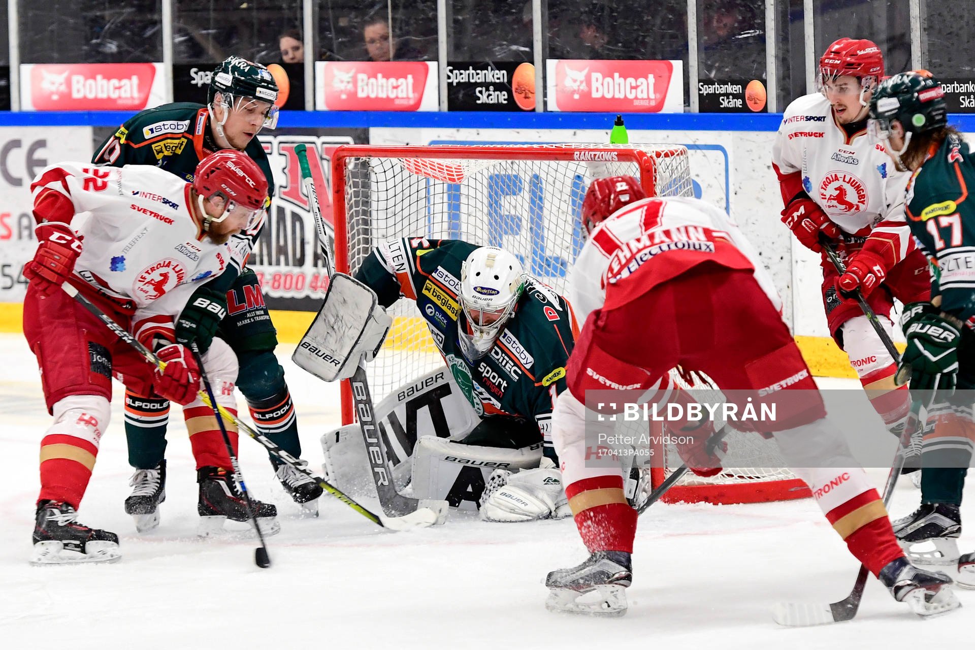 Trojas Niclas Lehmann och Mikael Johansson oroar framför