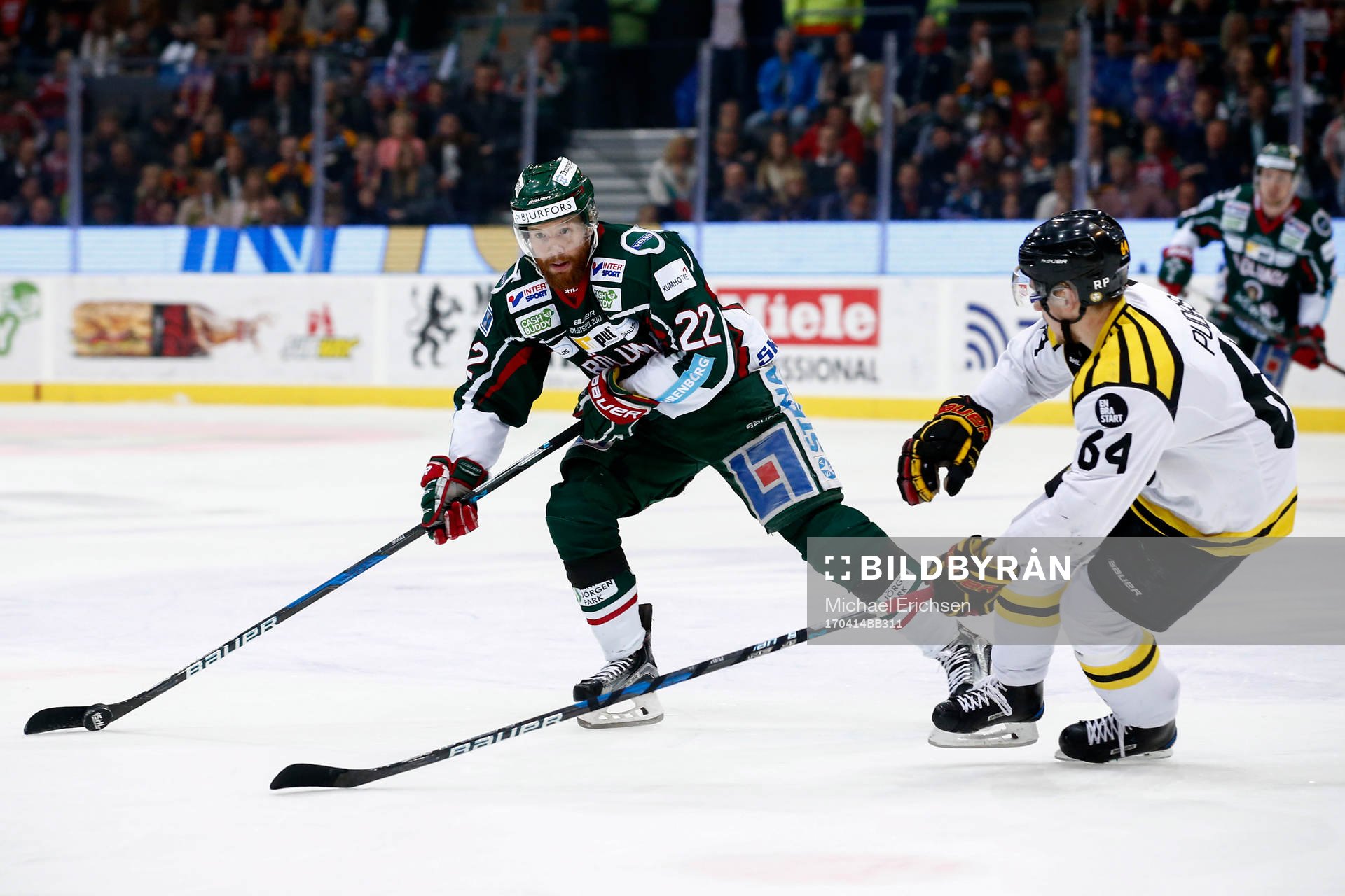 Frölundas Robin Figren och Brynäs Jonathan Pudas
