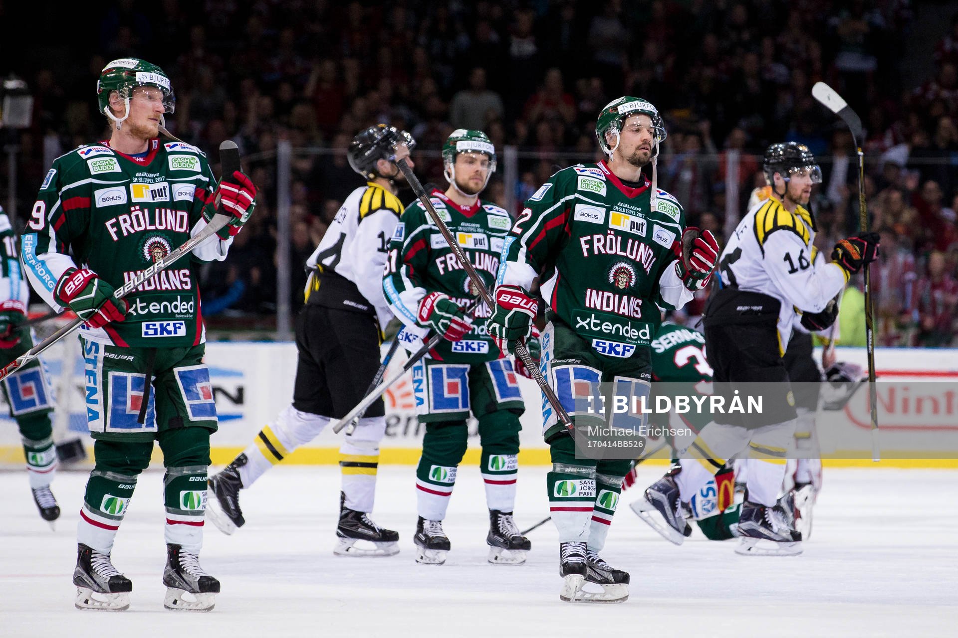 Frölundas Simon Hjalmarsson och Patrik Carlsson deppar