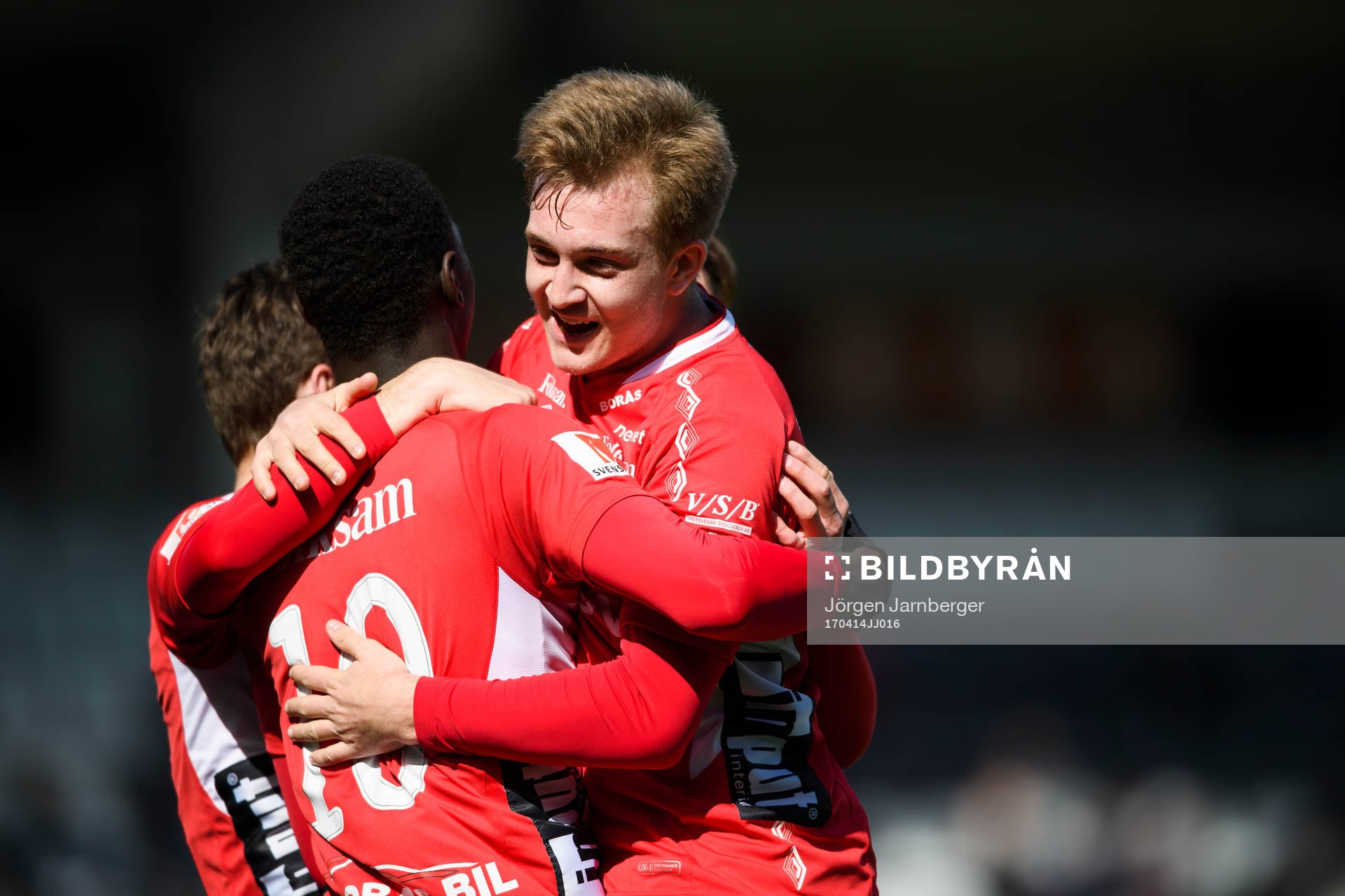 Elfsborgs Noel Jonsson jublar med Marokhy Ndione (rygg mot