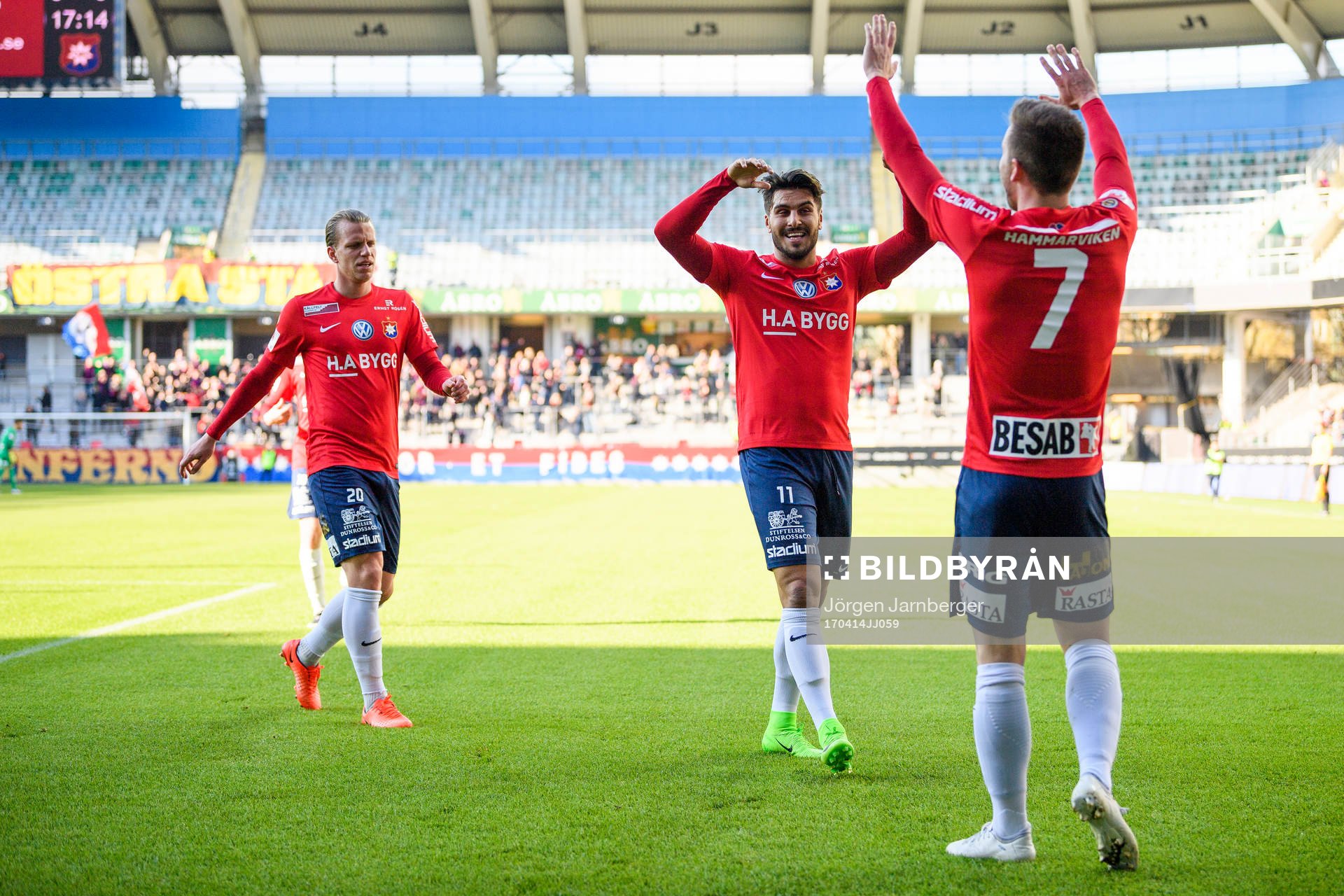 Örgrytes William Atashkadeh och Sebastian Carlsén jublar