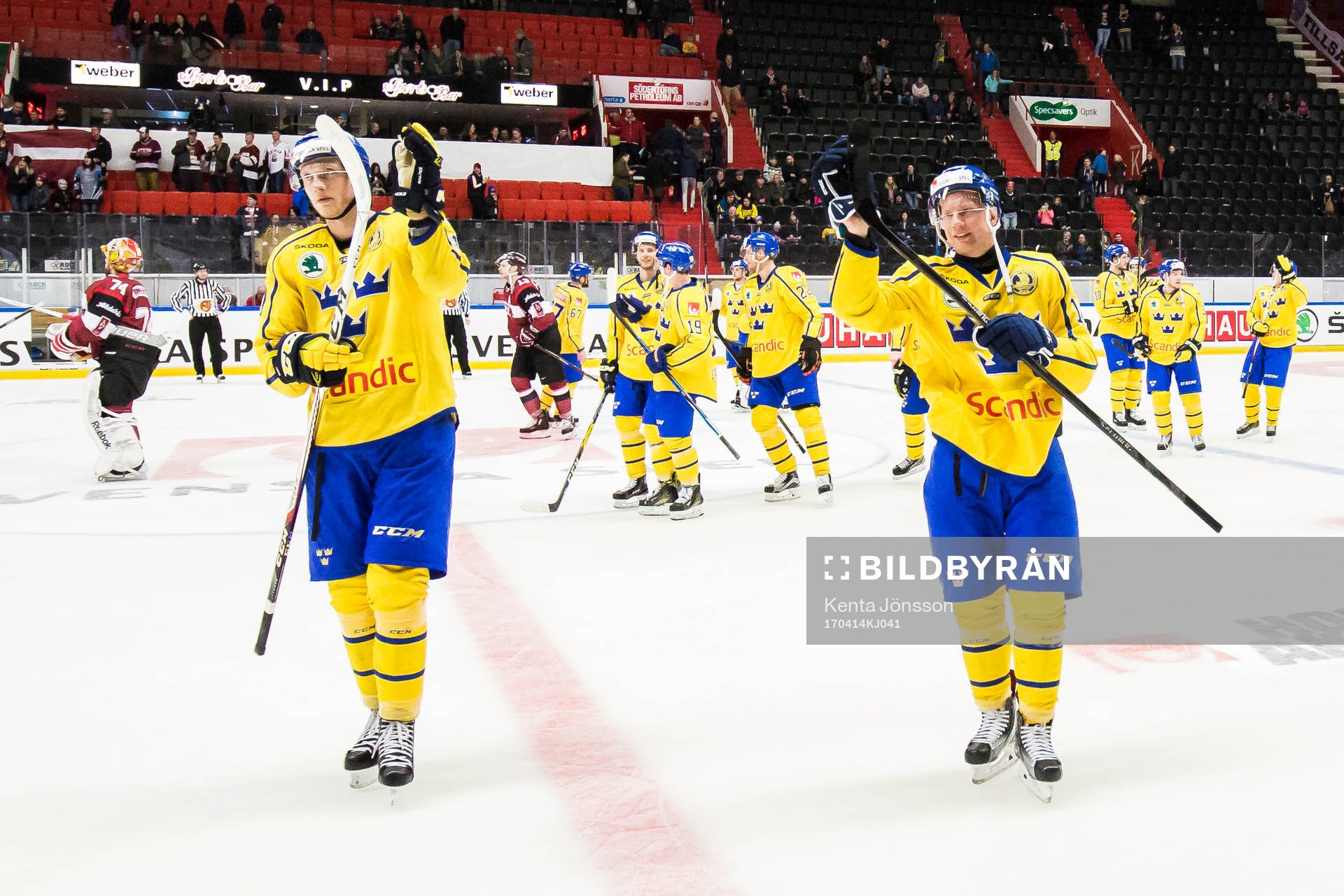 Sveriges Johan Ryno och Pär Lindholm med lagkamrater