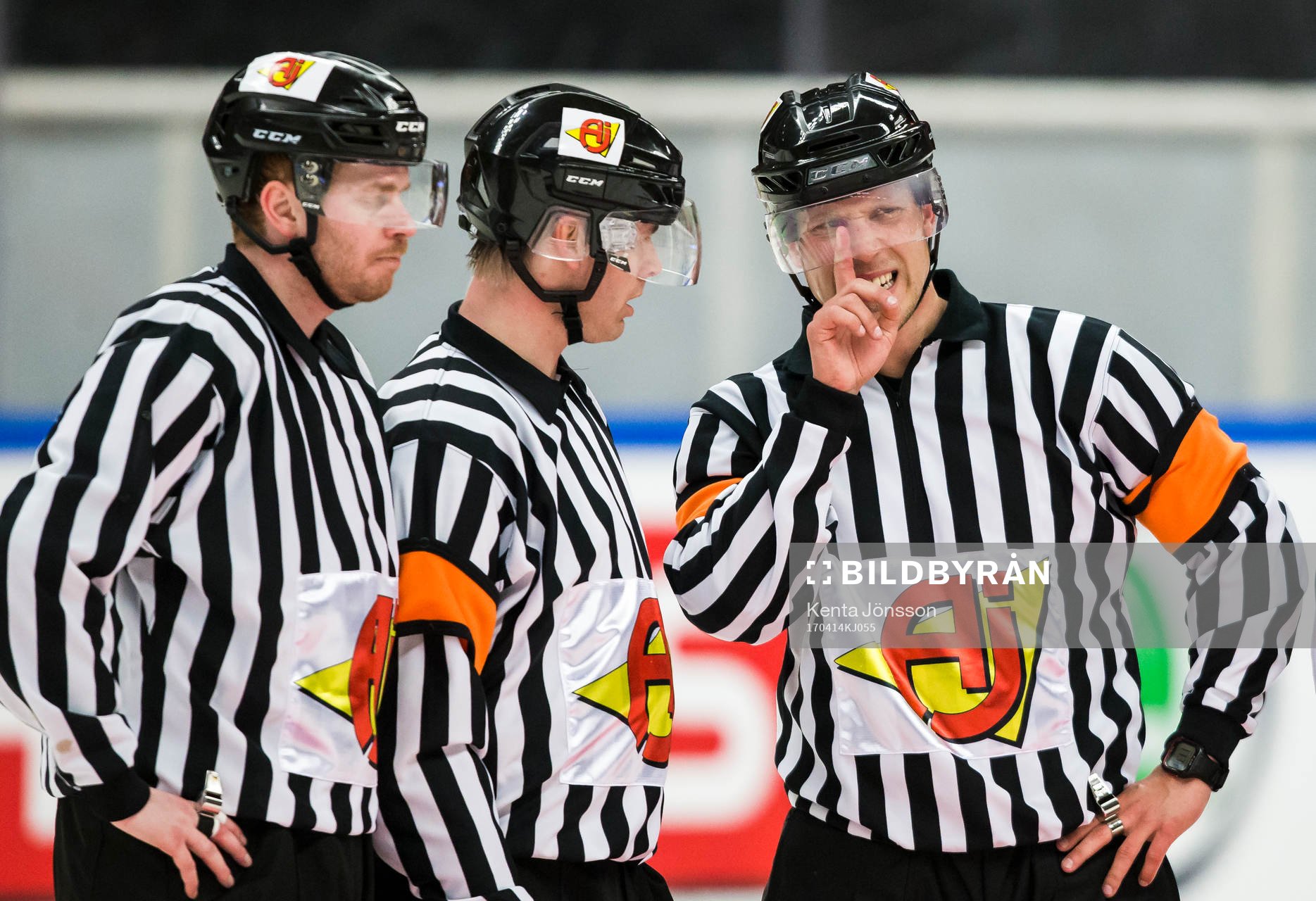 Domare Andreas Harnebring och Mikael Andersson
