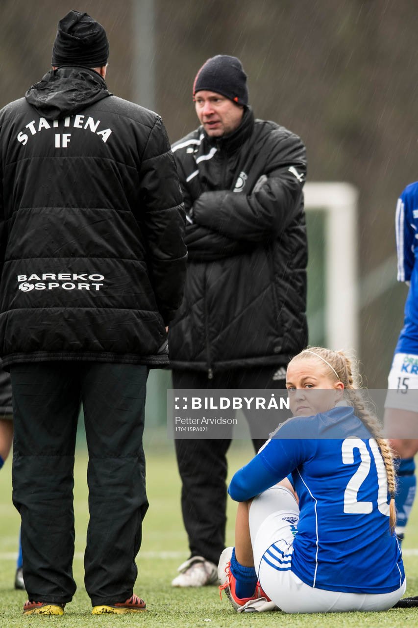 Stattenas Stephanie Petersson deppar