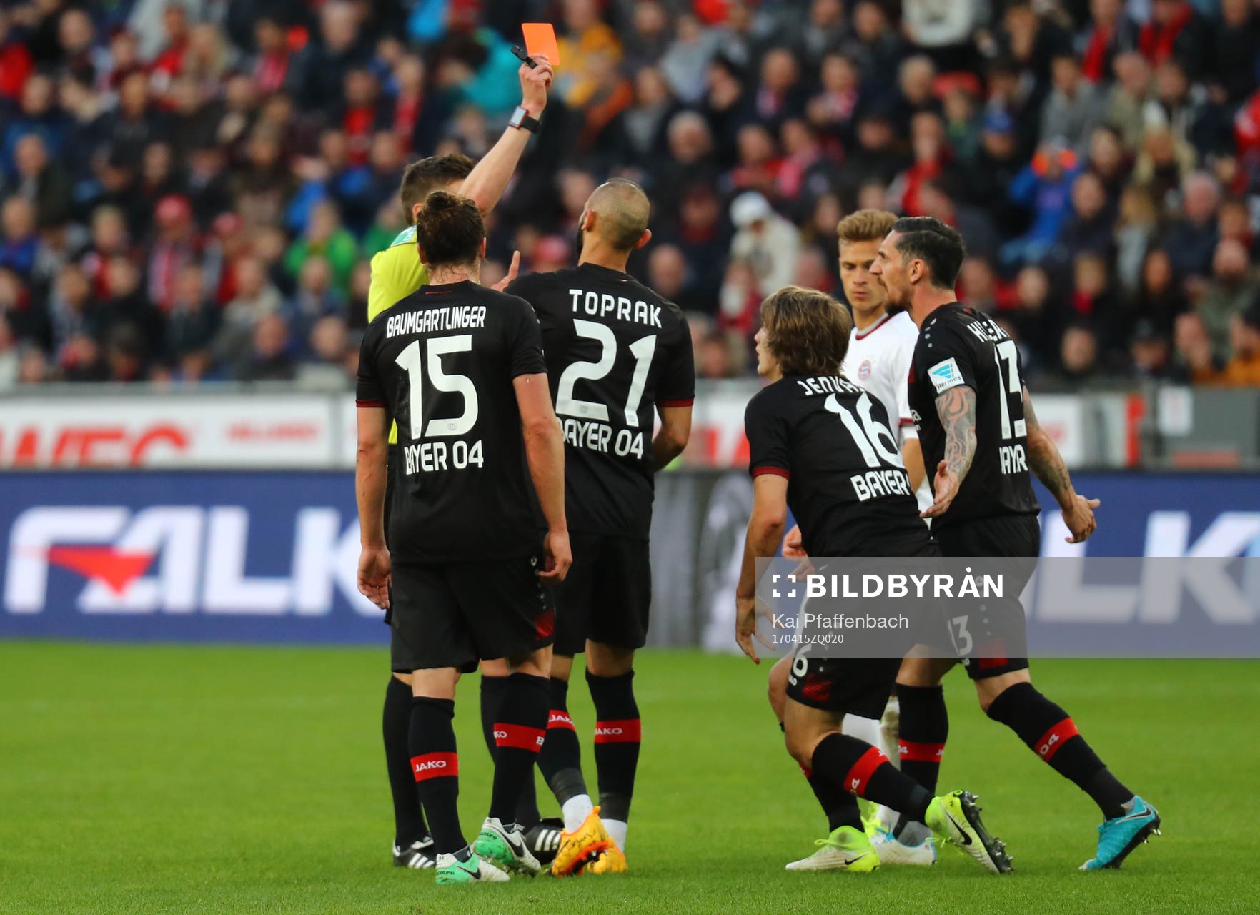  Soccer Football - Bayer Leverkusen vs Bayern Munich - Bundesliga - BayArena, Leverkusen, Germany - 15/4/17 Bayer Leverkusen's Tin Jedvaj is shown is shown a red card Reuters / Kai Pfaffenbach Livepic DFL RULES TO LIMIT THE ONLINE USAGE DURING MATCH TIME TO 15 PICTURES PER GAME. IMAGE SEQUENCES TO SIMULATE VIDEO IS NOT ALLOWED AT ANY TIME. FOR FURTHER QUERIES PLEASE CONTACT DFL DIRECTLY AT + 49 69 650050