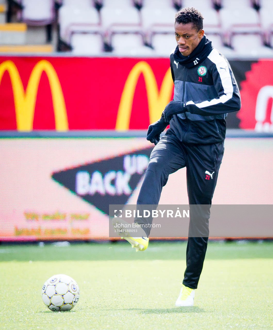 Örebros Divine Naah