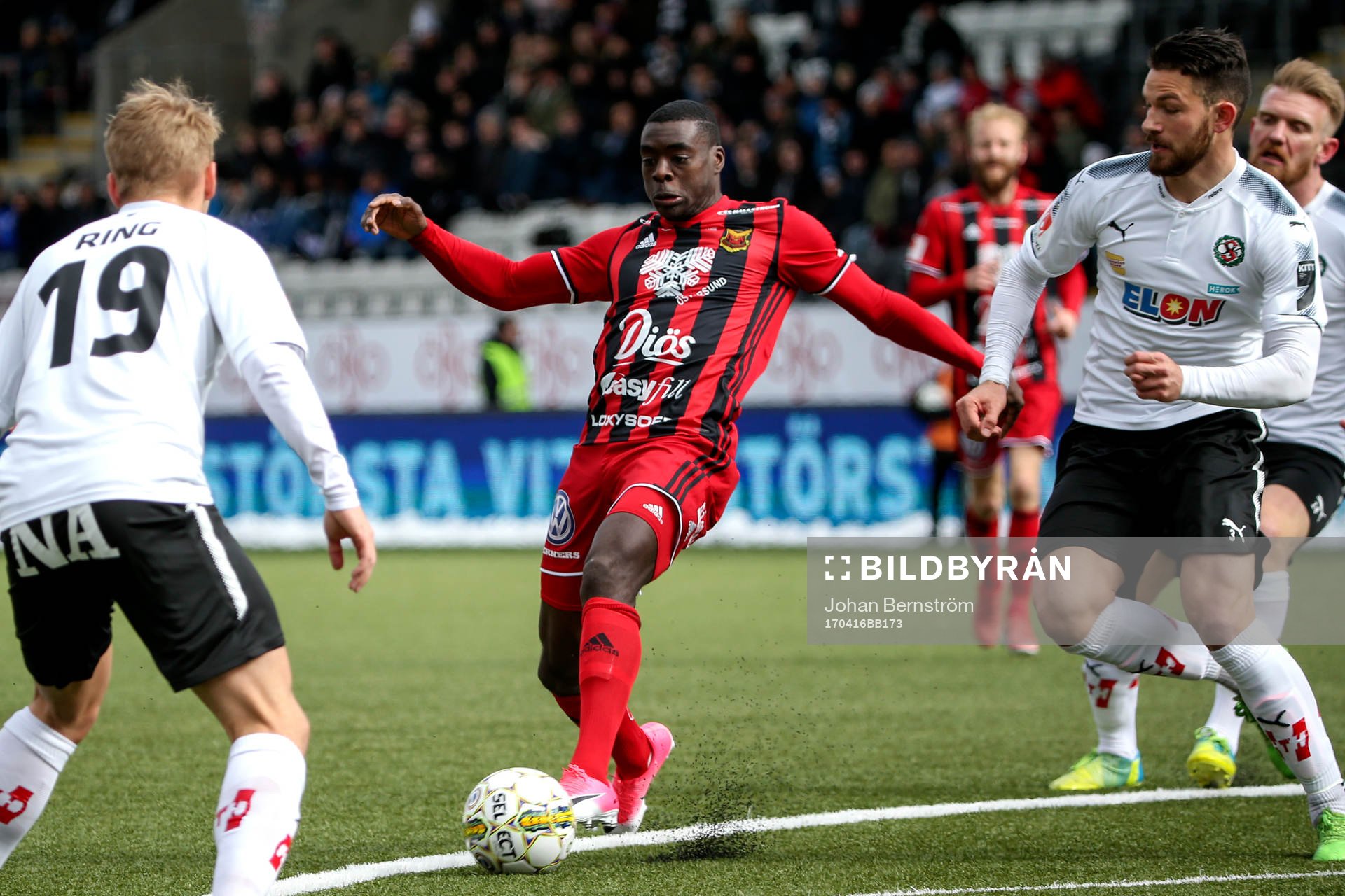 Östersunds Ken Sema och Örebros Brendan Hines-Ike