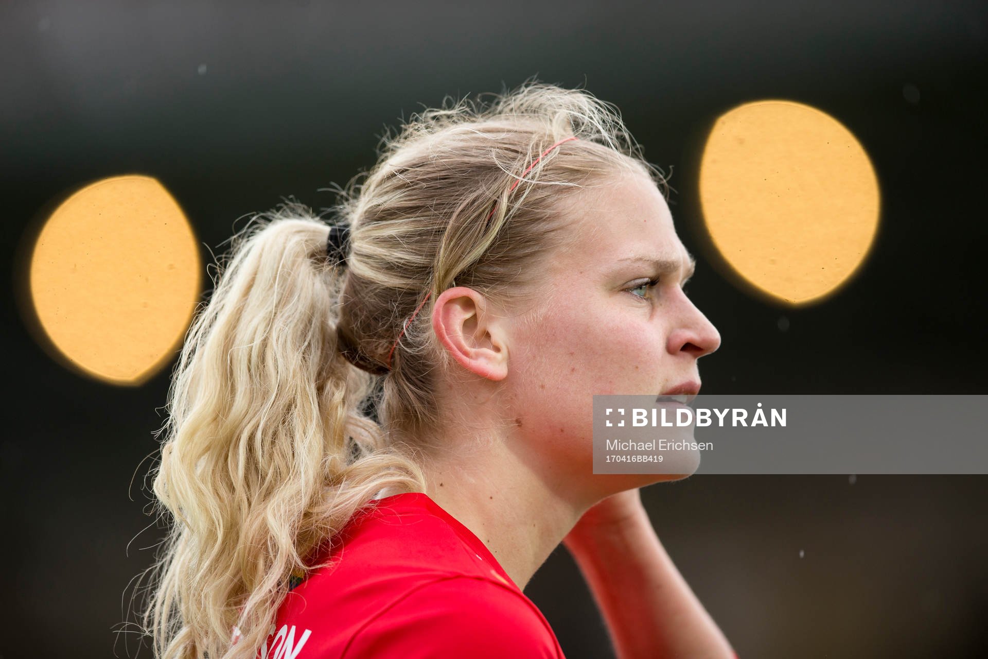 Örebros Frida Svensson under fotbollsmatchen i Damallsvenskan mellan Kopparbergs/Göteborg FC och Örebro den 16 april 2017 i Göteborg.