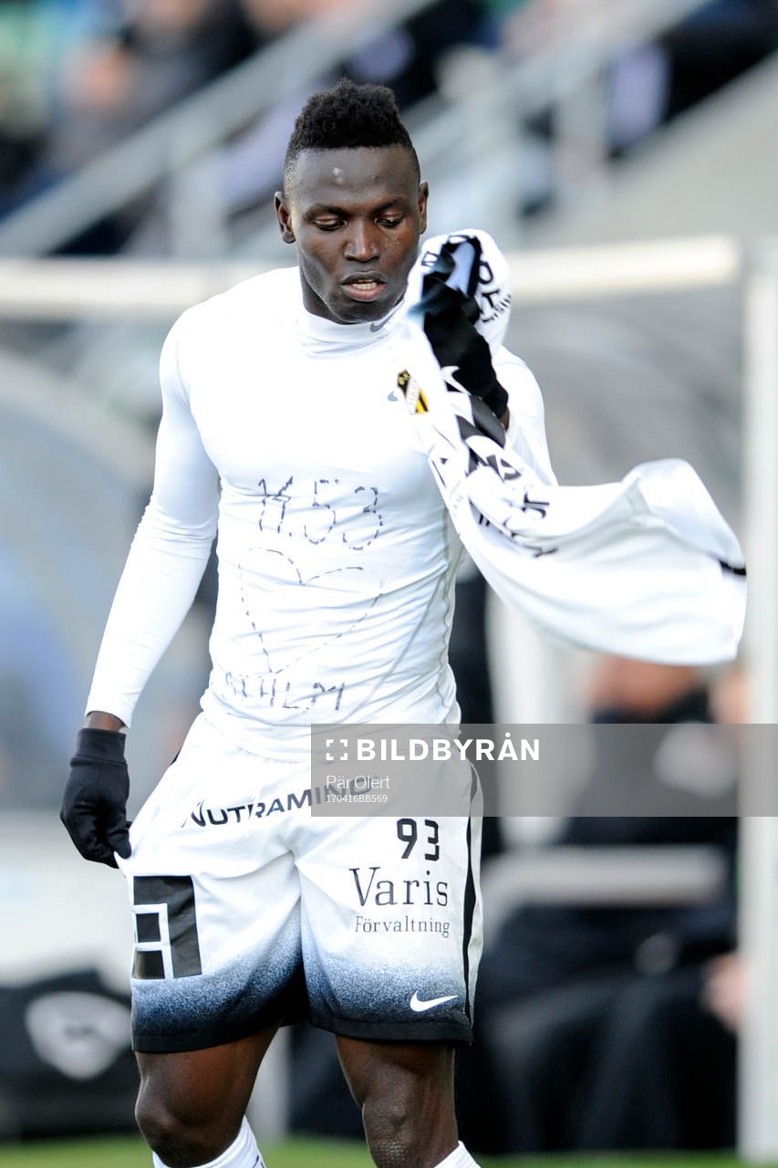 Häckens Alhassan Kamara jublar