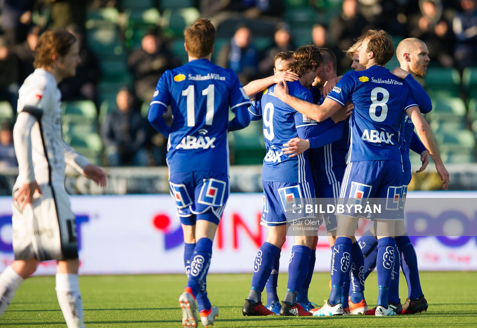 Sundsvall jublar efter 1-2 målet av Kristinn Freyr Sigurdsson under fotbollsmatchen i Allsvenskan mellan GIF Sundsvall och Häcken den 16 April 2017 i Sundsvall.