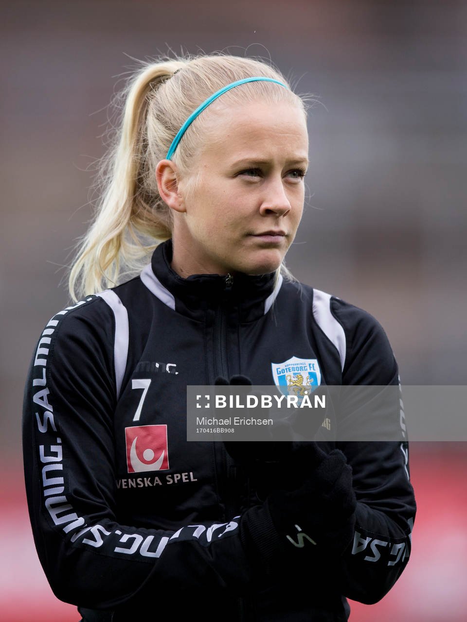 Göteborgs Adelina Engman på line up innan fotbollsmatchen