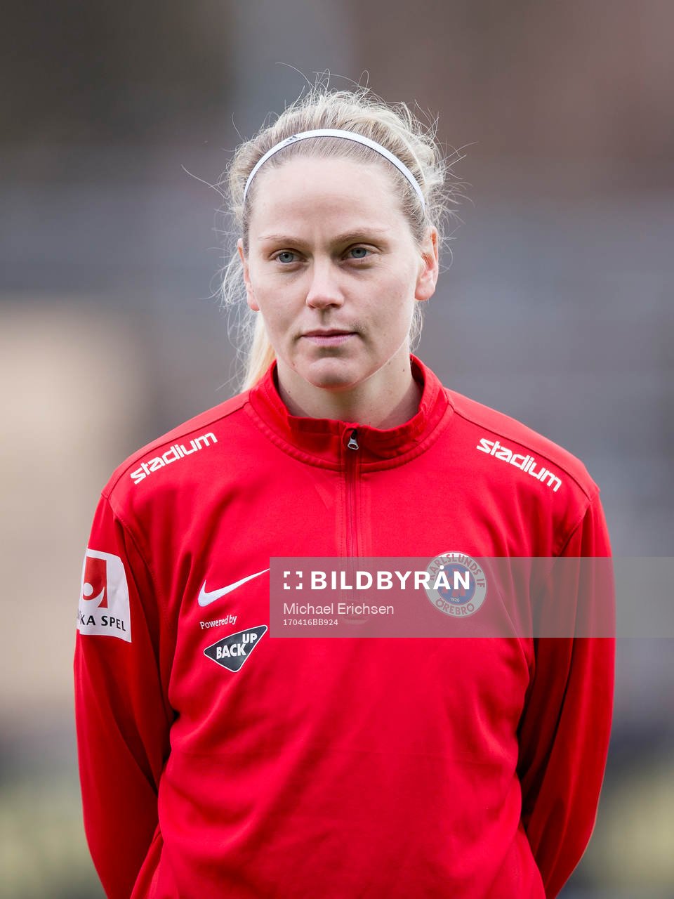 Örebros Lisa Dahlkvist på line up innan fotbollsmatchen i