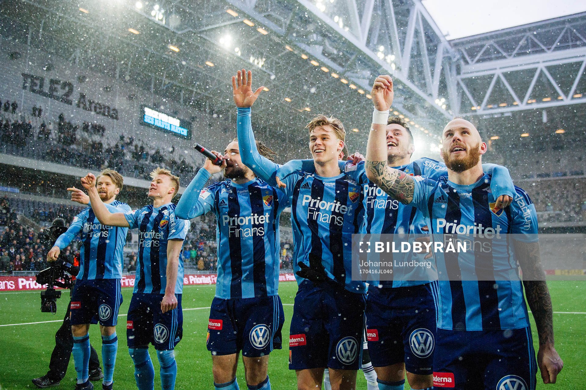 Djurgårdens Jacob Une Larsson, Elliot Käck, Kevin Walker, Felix Beijmo , Kerim Mrabti och Magnus Eriksson jublar efter fotbollsmatchen i Allsvenskan mellan Djurgården och Elfsborg den 16 april 2017 i Stockholm.