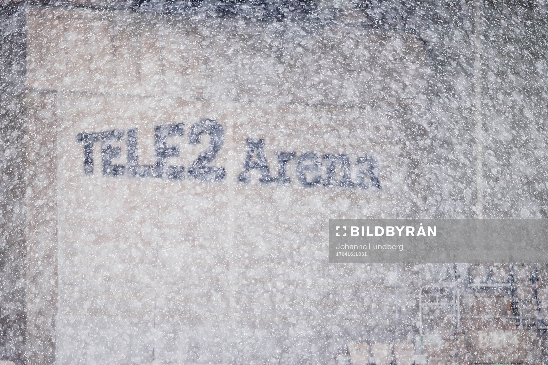 Kraftigt snöfall på Tele2 arena