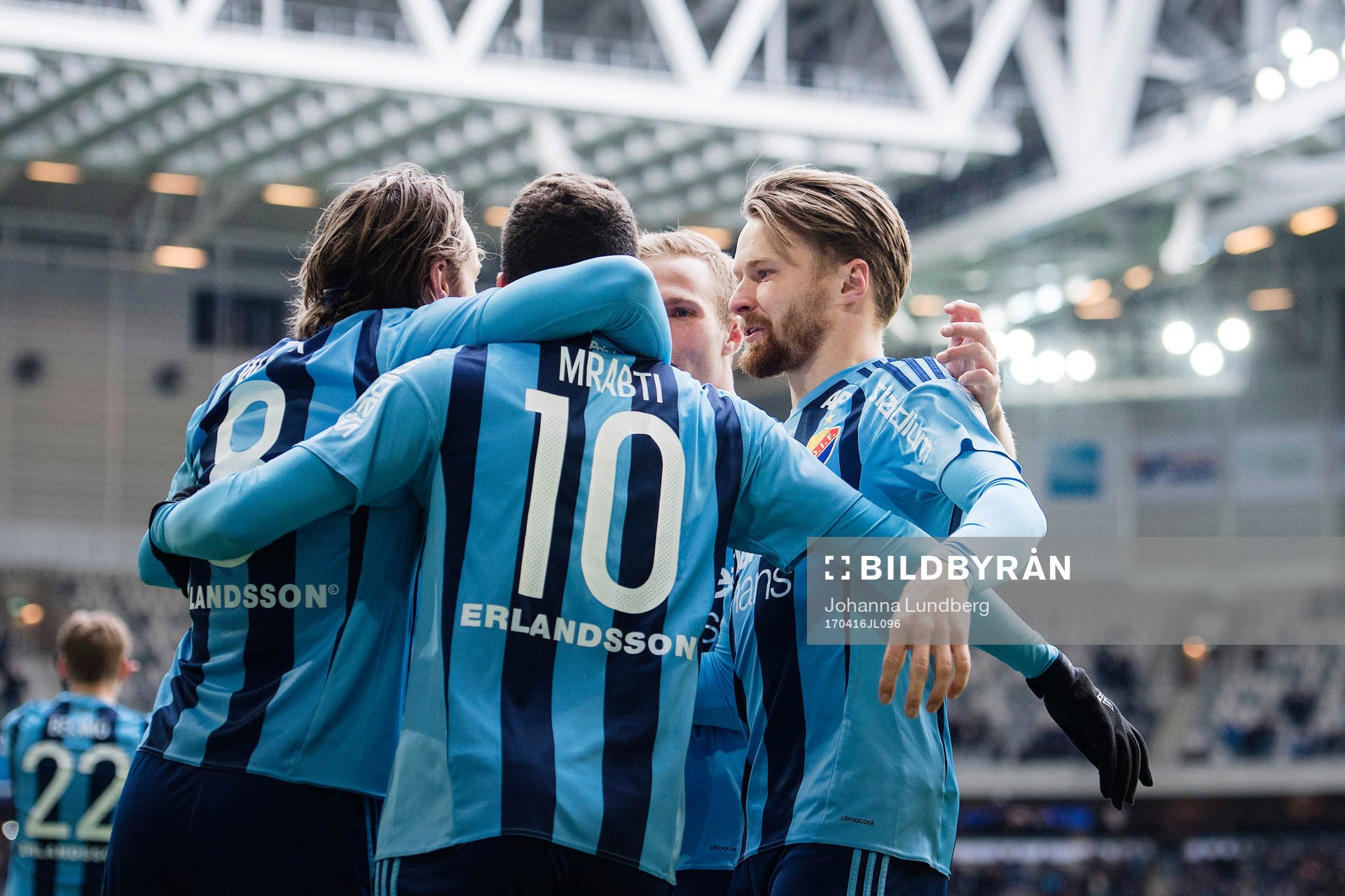 Djurgårdens Kerim Mrabti  gör 2-0 och jublar med Jacob