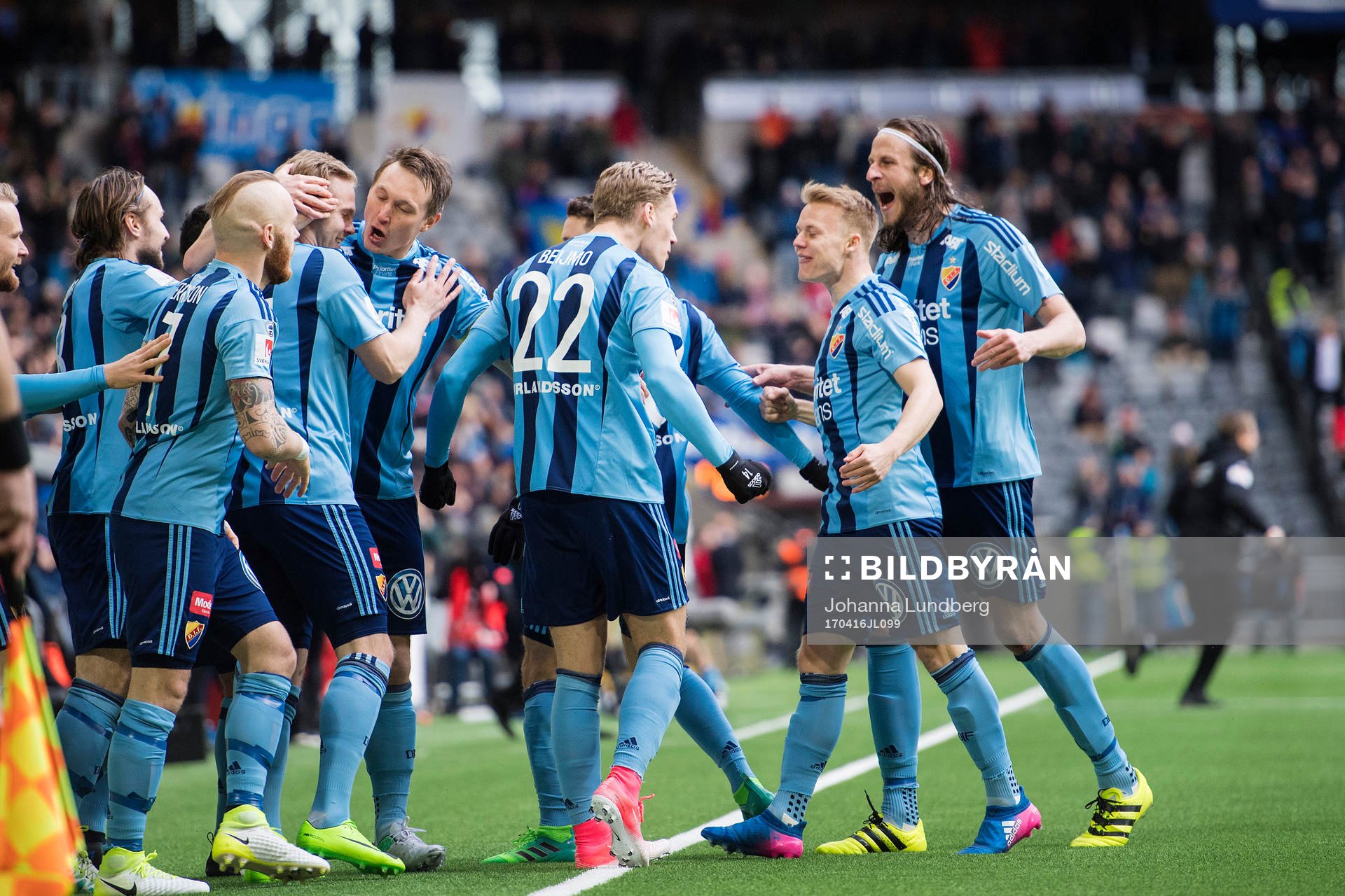 Djurgårdens Gustav Engvall gör 1-0 och jublar med Kim