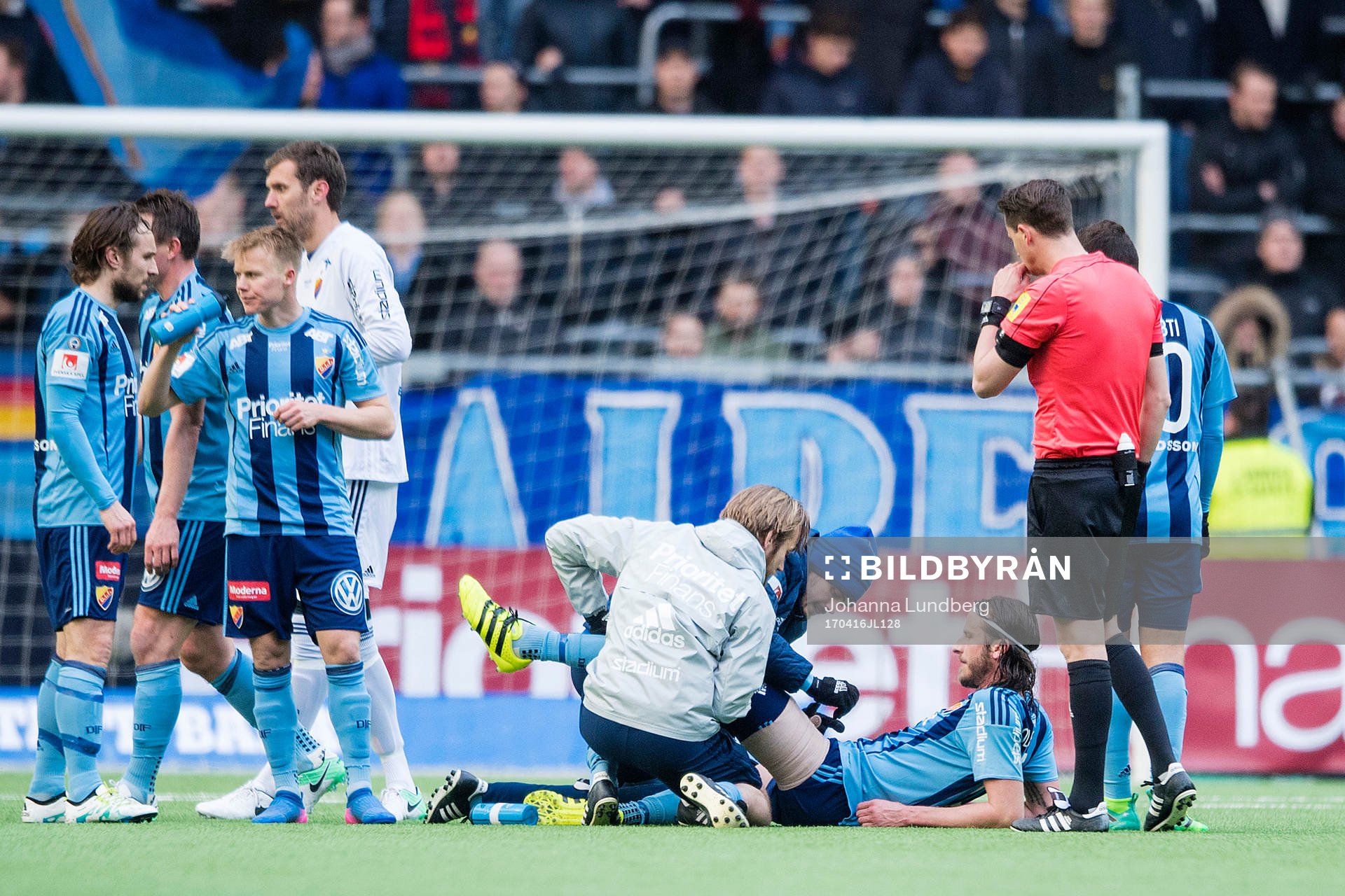 Djurgårdens Jonas Olsson får vård