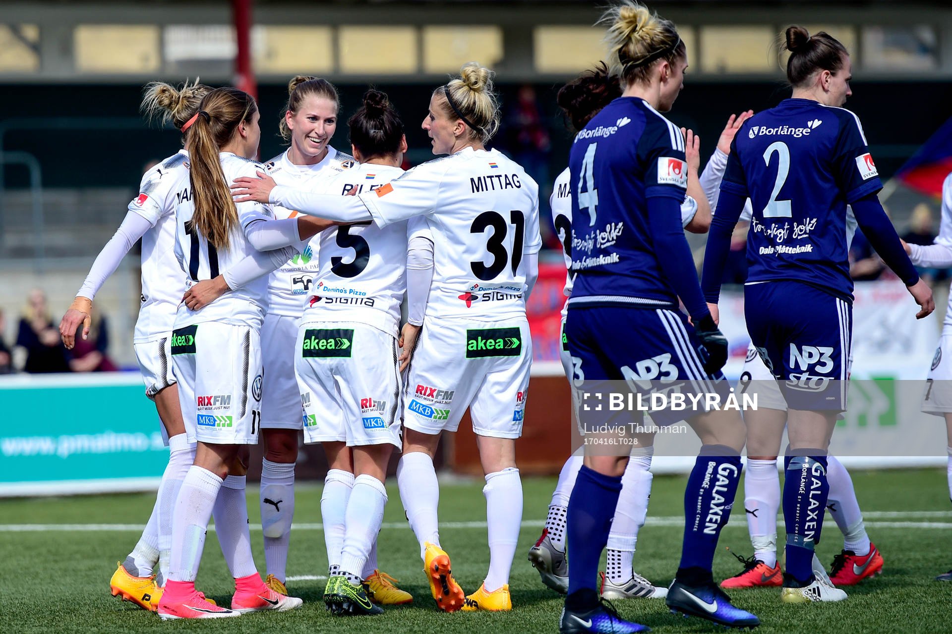Rosengårds Lieke Martens jublar med lagkamrater