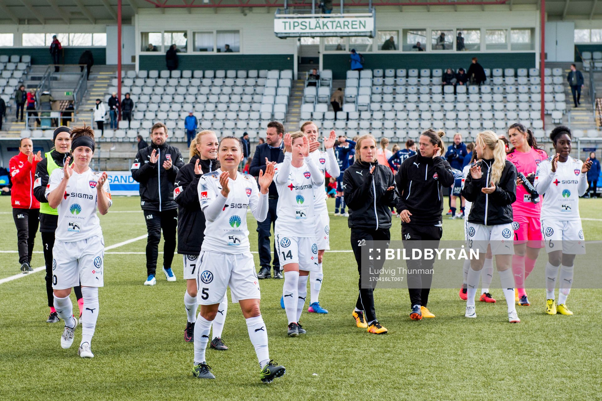 Spelarna tackar publiken