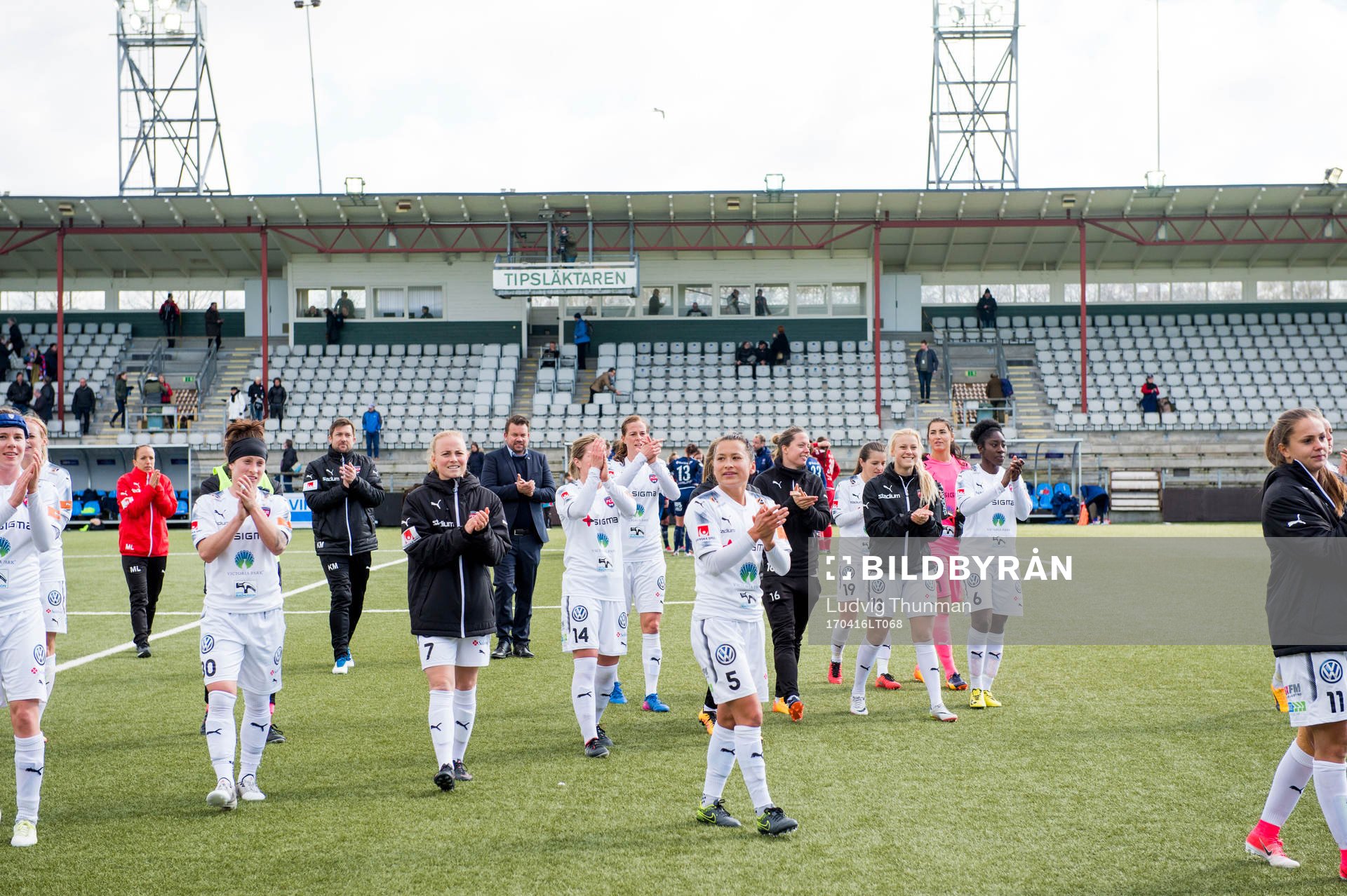 Spelarna tackar publiken