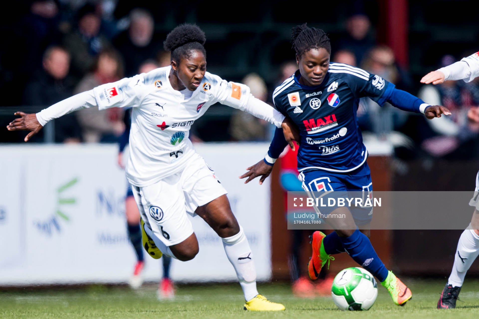 Rosengårds Anita Asante och Kvarnsvedens Tabitha Chawinga