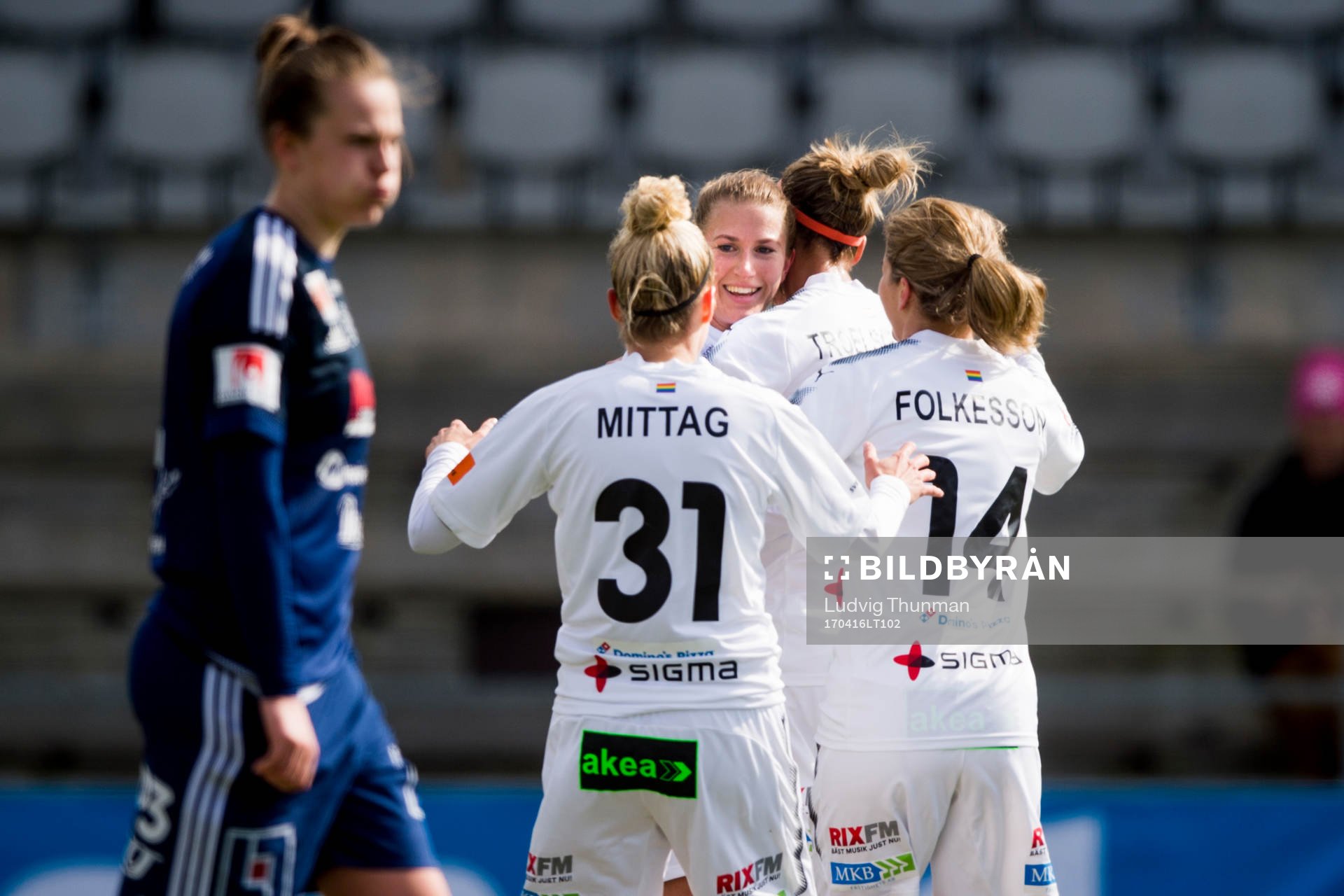 Kvarnsvedens Melisa Hasanbegovic deppar i förgrunden
