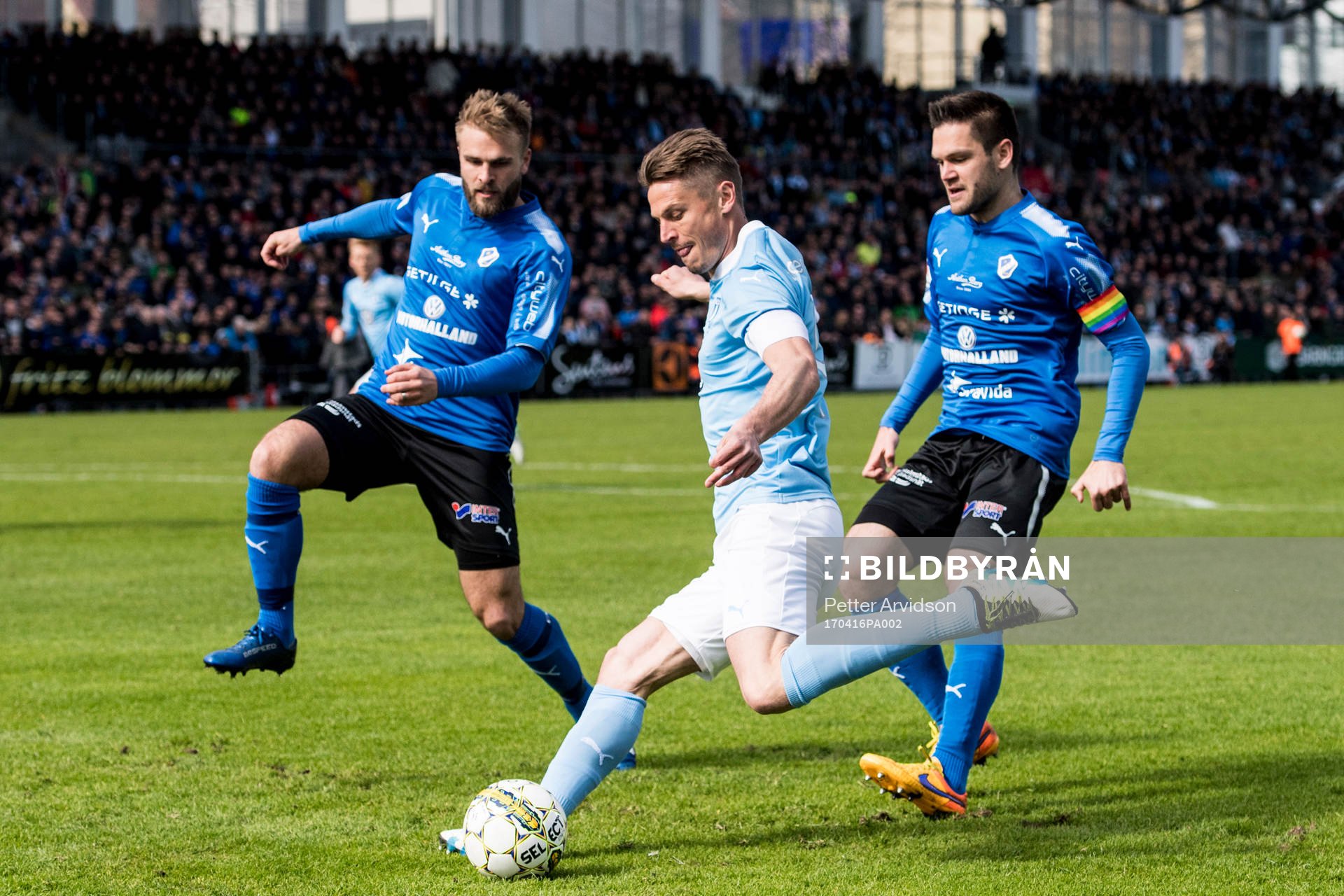 Malmö FFs Markus Rosenberg mot Halmstads Jesper Westerberg