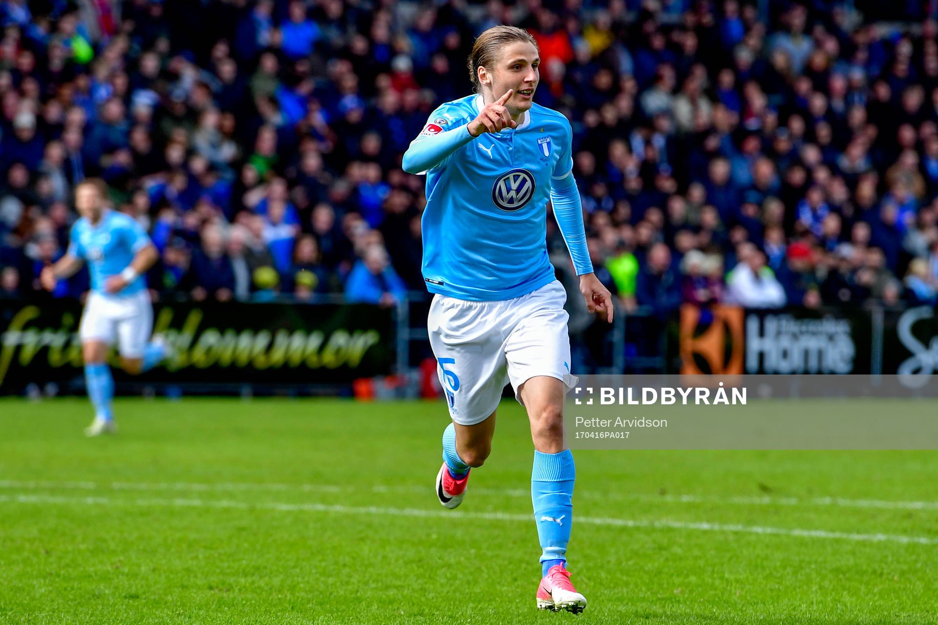 Malmö FFs Pawel Cibicki jublar