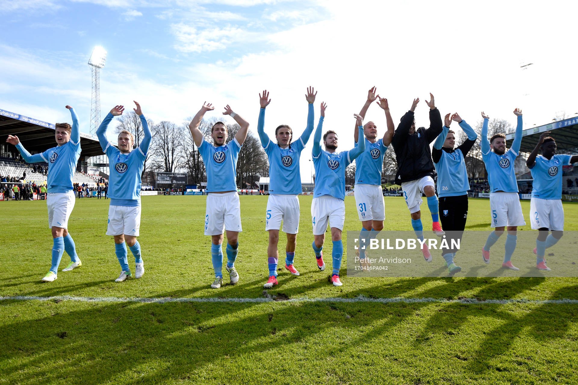 Malmö FFs spelare tackar publiken