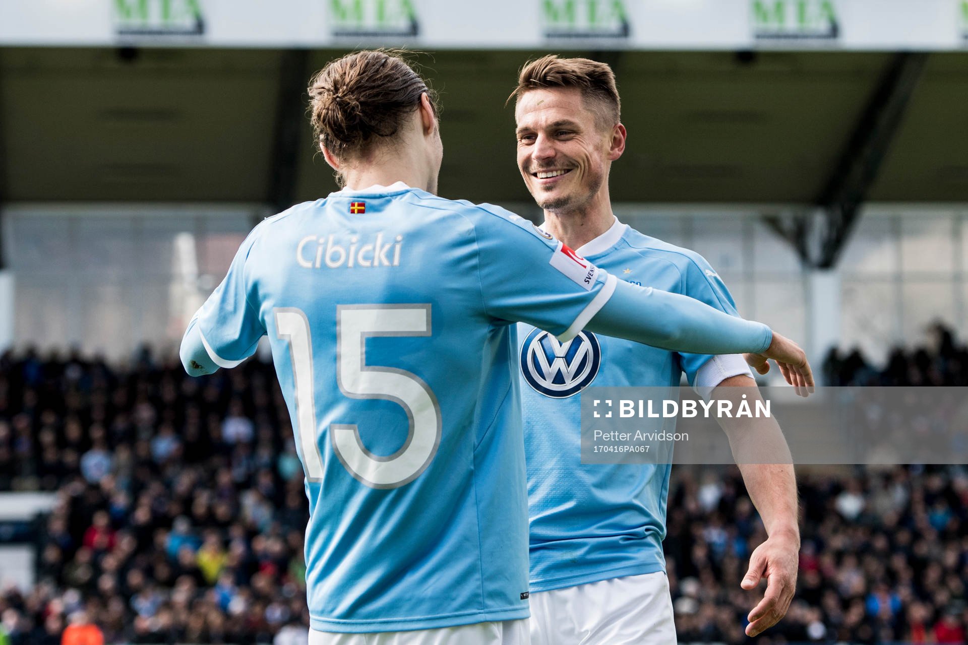 Malmö FFs Pawel Cibicki jublar med Markus Rosenberg