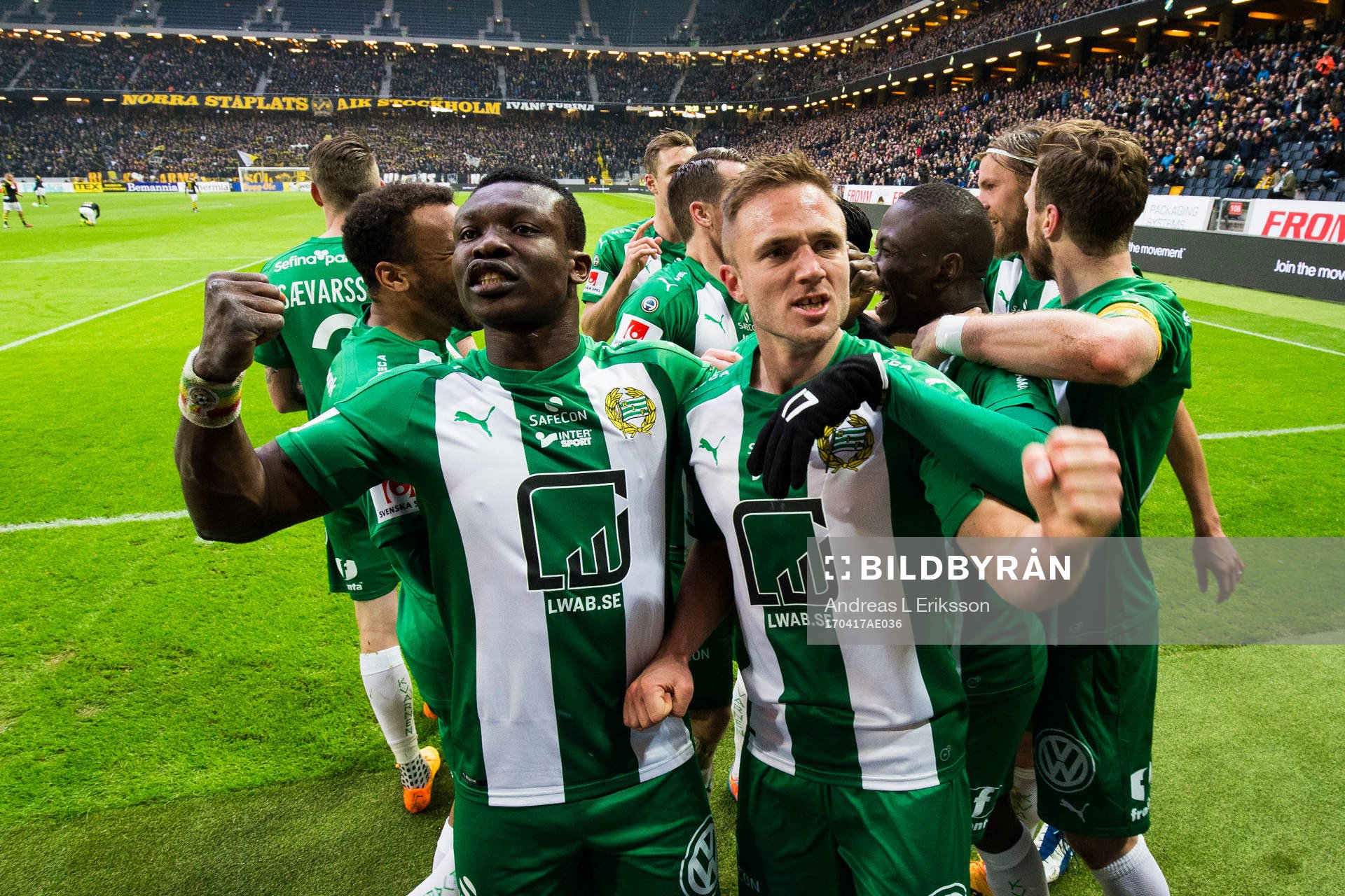 Hammarbys Joseph Aidoo och Mats Solheim jublar