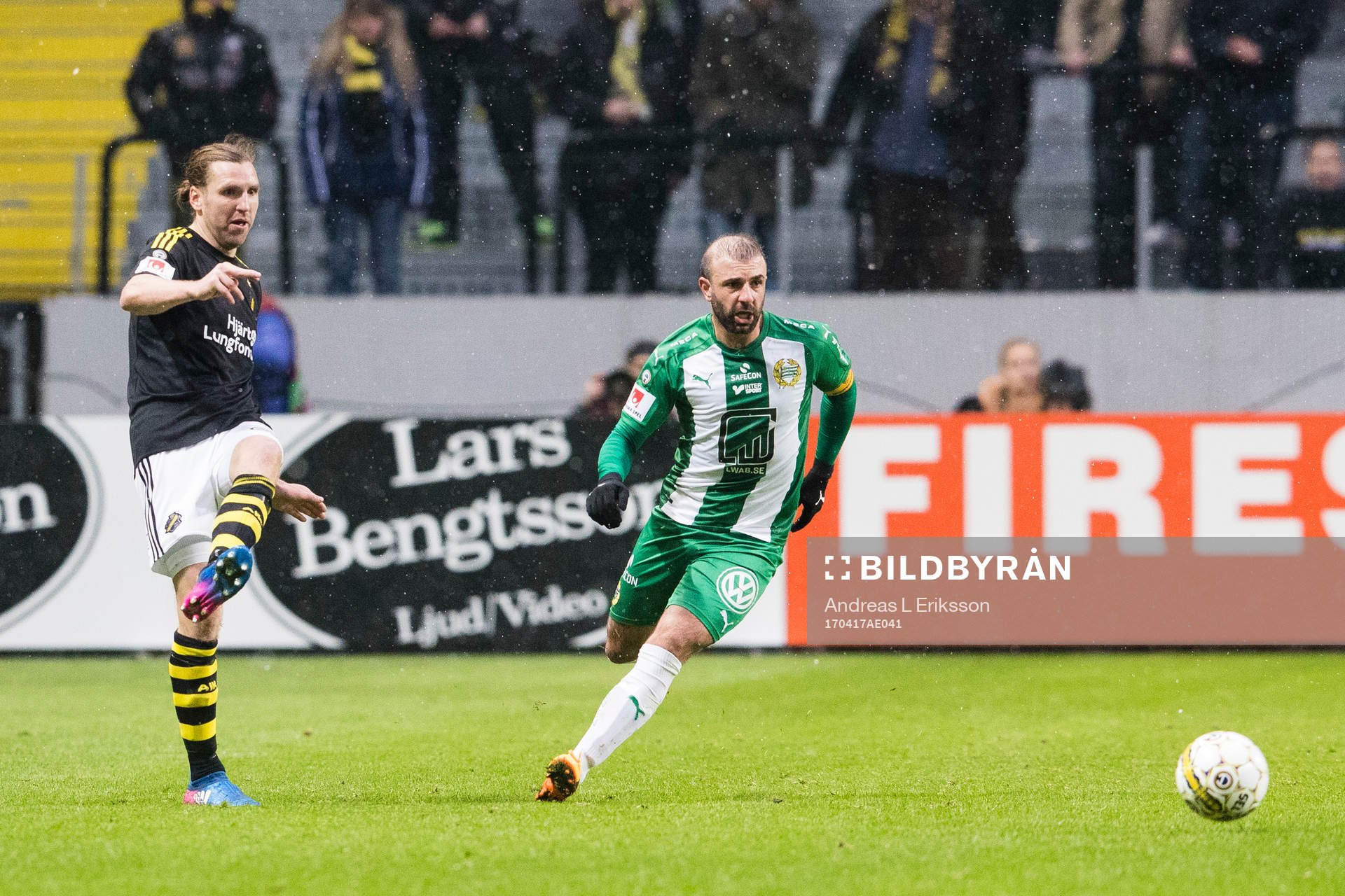 s Nils-Eric Johansson och Hammarbys Kennedy Bakircioglu